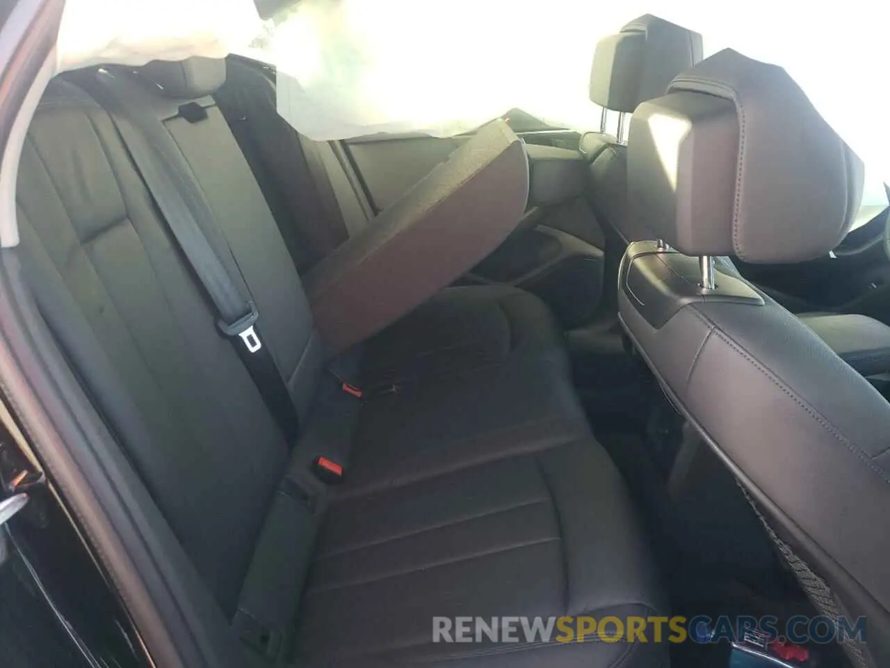 10 Photograph of a damaged car WAUGMAF46KA113691 AUDI A4 2019