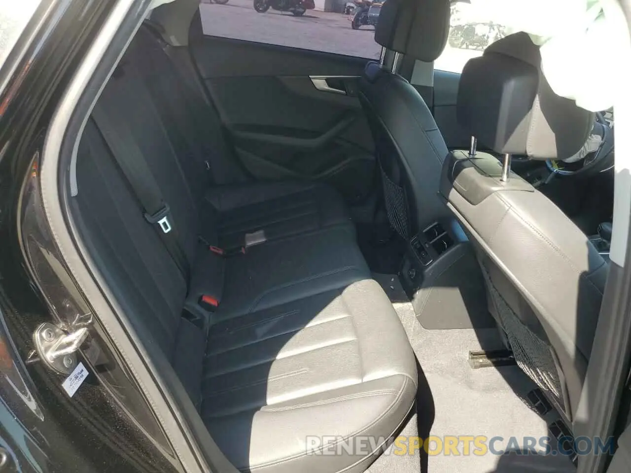 10 Фотография поврежденного автомобиля WAUGMAF47KN007355 AUDI A4 2019