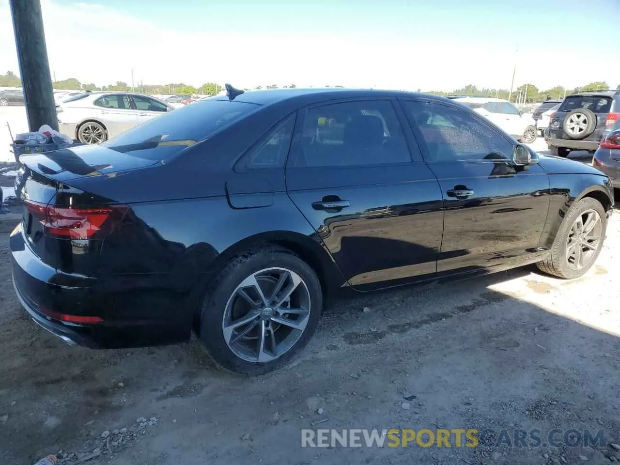 3 Фотография поврежденного автомобиля WAUGMAF47KN016668 AUDI A4 2019