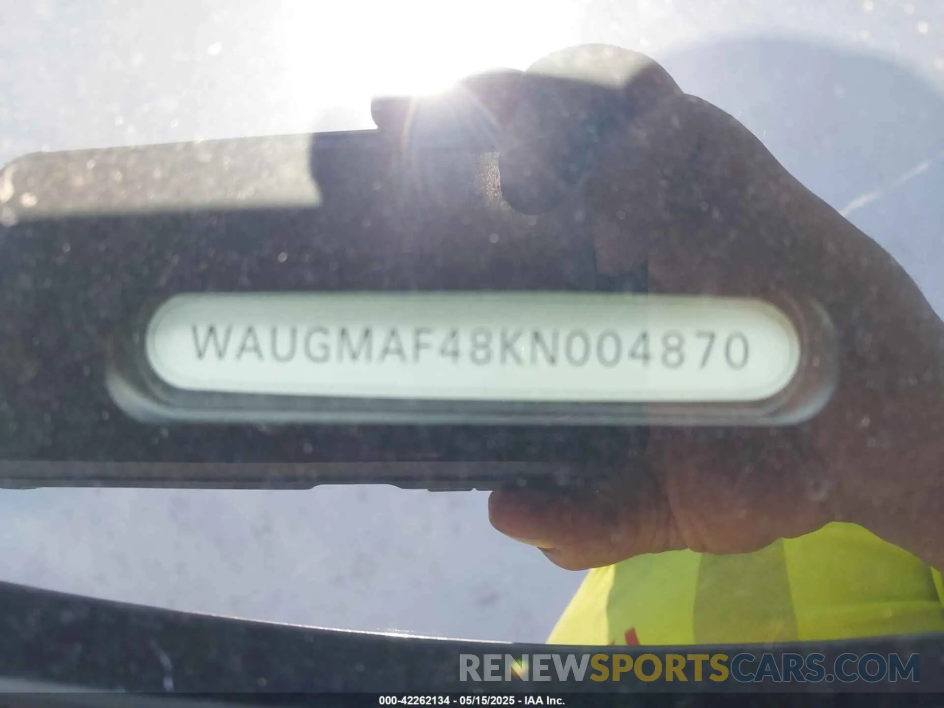 9 Фотография поврежденного автомобиля WAUGMAF48KN004870 AUDI A4 2019