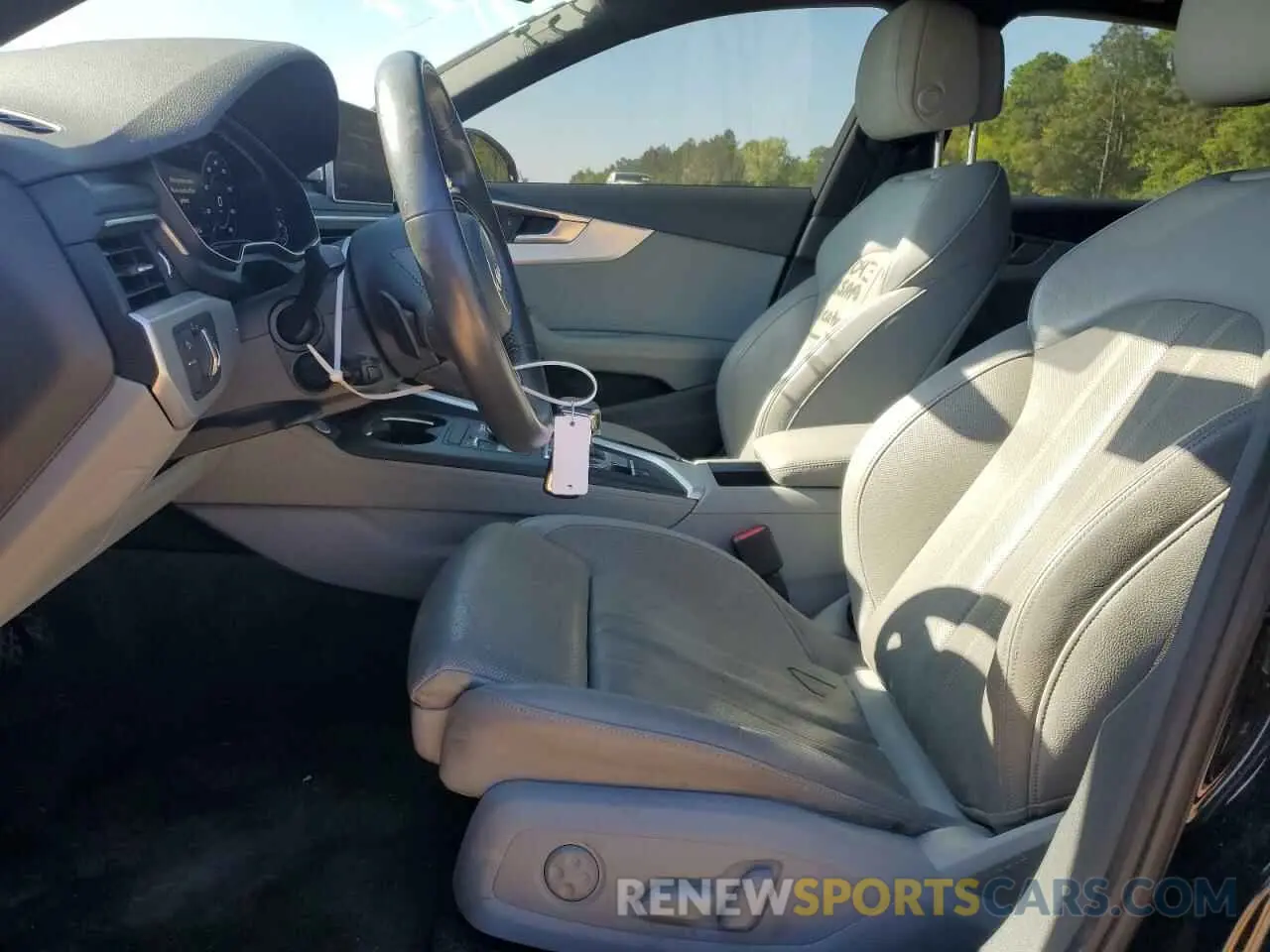 7 Photograph of a damaged car WAUHMAF41KN011471 AUDI A4 2019