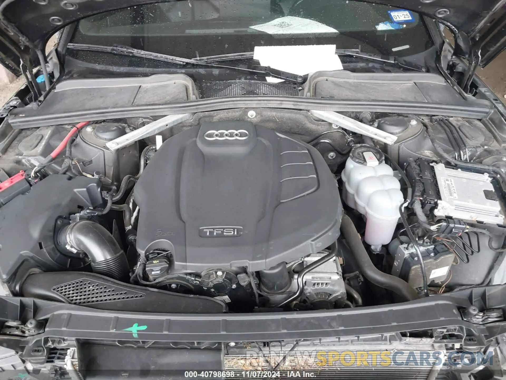 10 Фотография поврежденного автомобиля WAUHMAF46KN016035 AUDI A4 2019