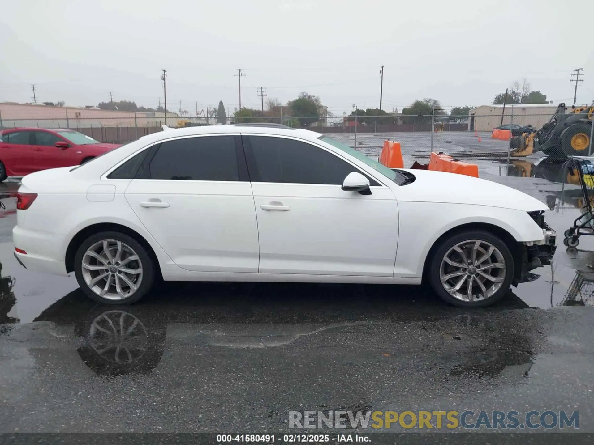 13 Фотография поврежденного автомобиля WAUHMAF48KA106455 AUDI A4 2019