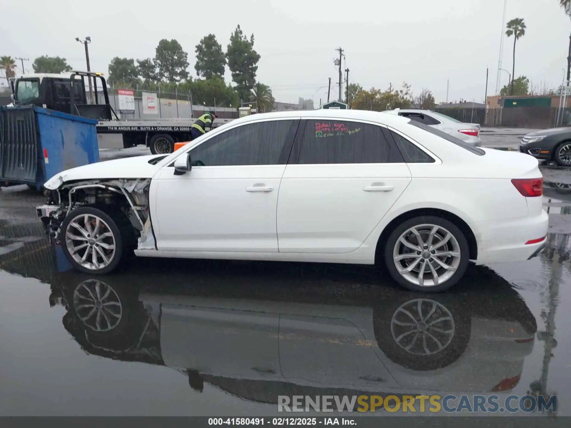14 Фотография поврежденного автомобиля WAUHMAF48KA106455 AUDI A4 2019