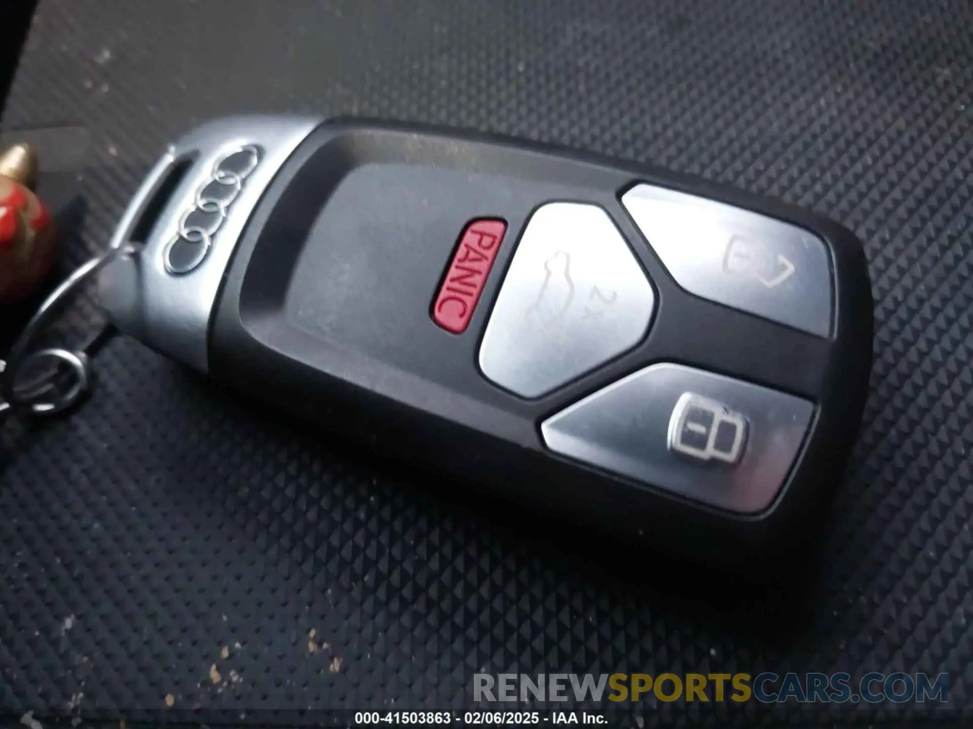 11 Фотография поврежденного автомобиля WAUDNAF42LA042880 AUDI A4 2020