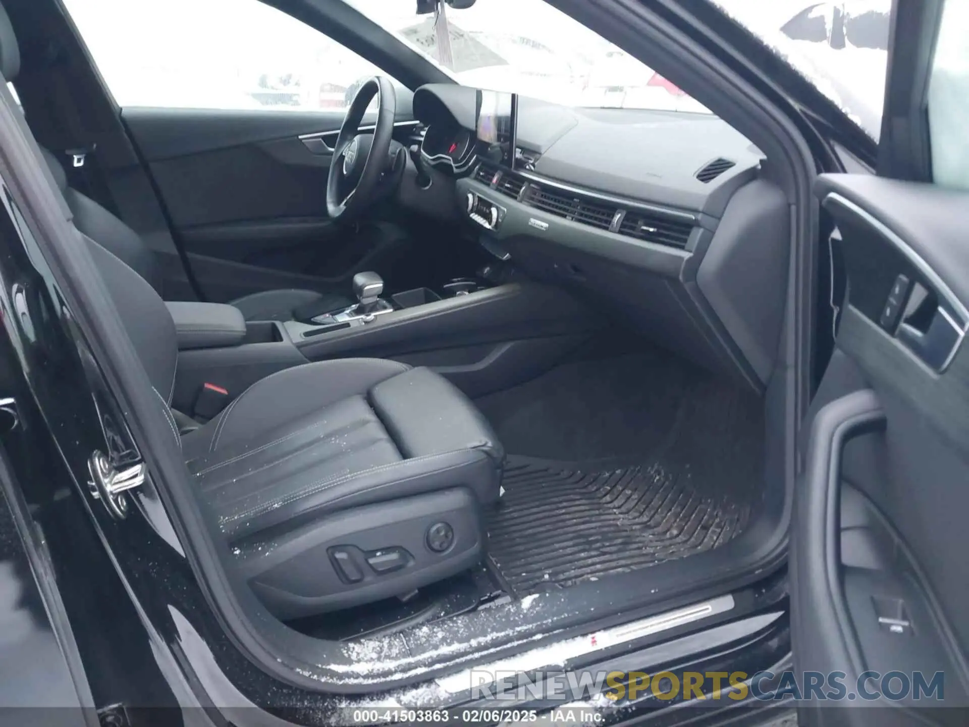 5 Фотография поврежденного автомобиля WAUDNAF42LA042880 AUDI A4 2020