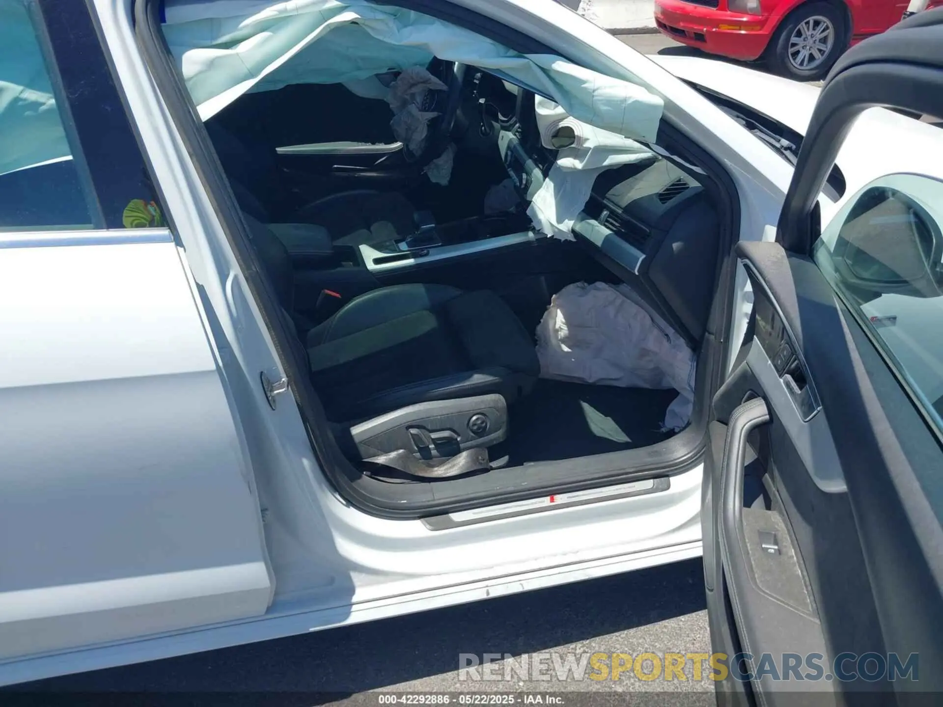 5 Photograph of a damaged car WAUENAF47LN008396 AUDI A4 2020