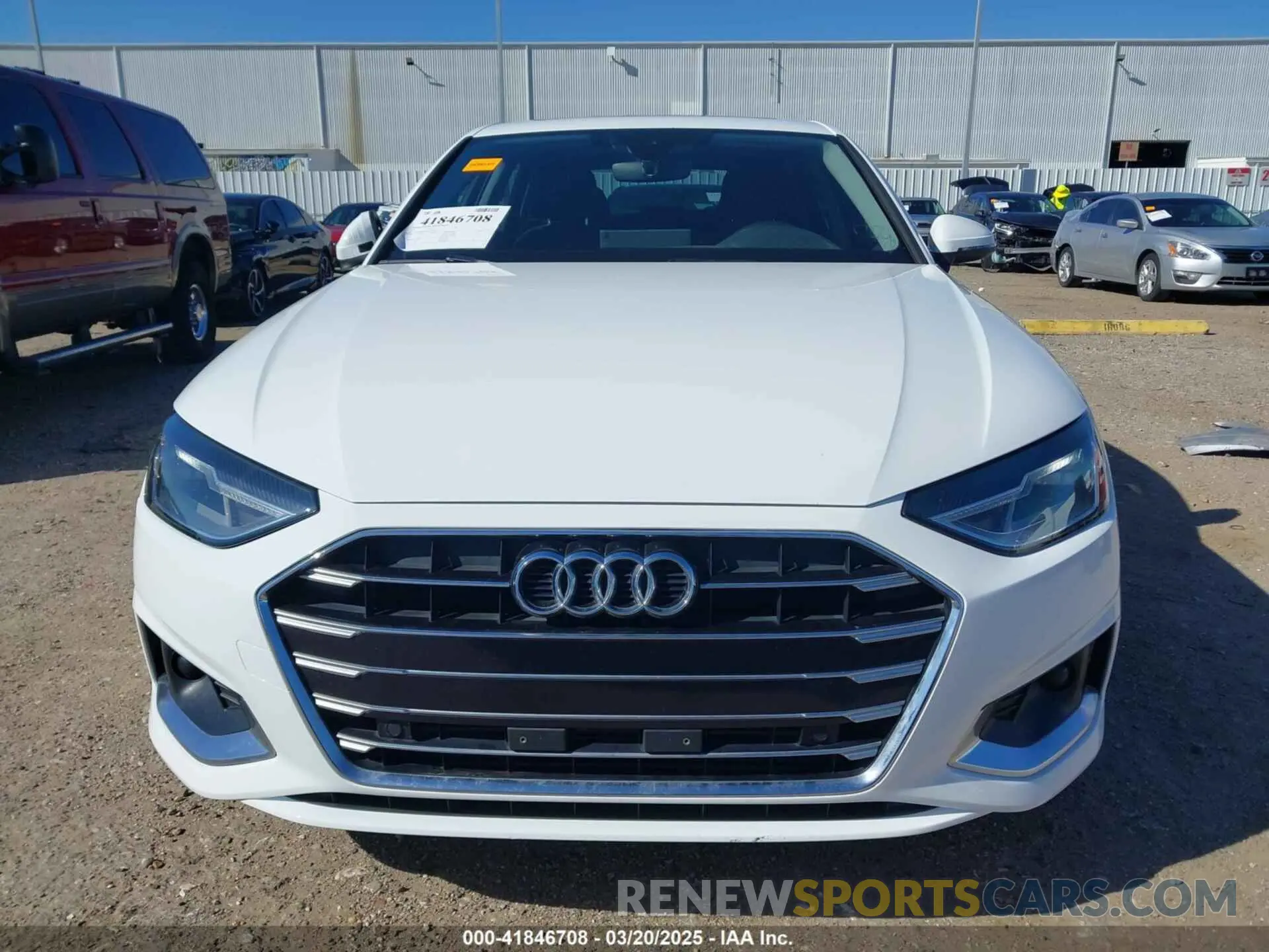 12 Фотография поврежденного автомобиля WAUGMAF44LN013504 AUDI A4 2020