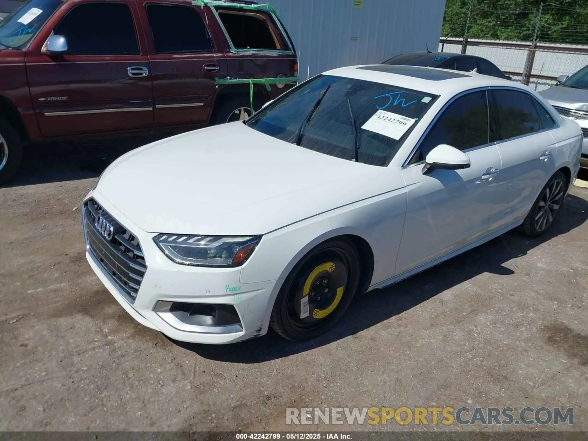 2 Фотография поврежденного автомобиля WAUHMAF48LN011274 AUDI A4 2020