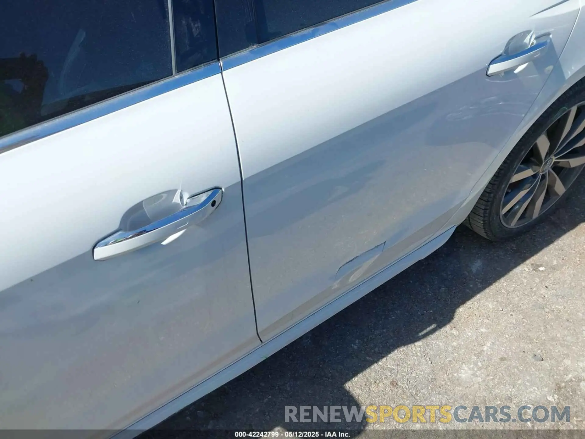 20 Фотография поврежденного автомобиля WAUHMAF48LN011274 AUDI A4 2020