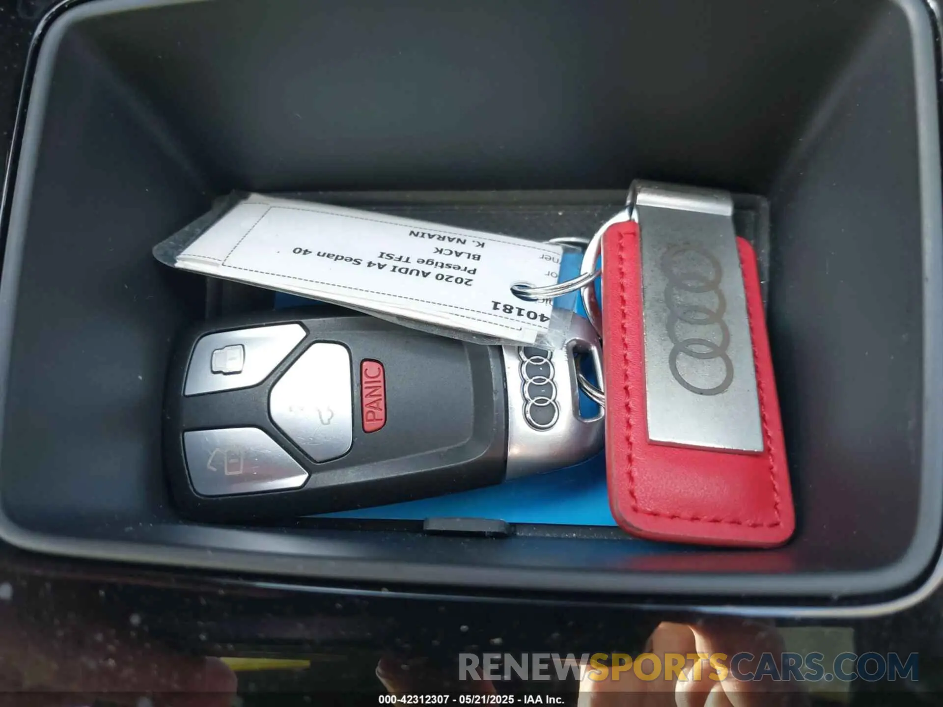 11 Фотография поврежденного автомобиля WAUJMAF46LN008486 AUDI A4 2020