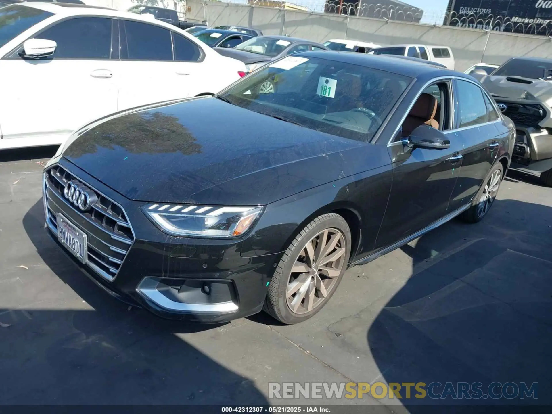2 Фотография поврежденного автомобиля WAUJMAF46LN008486 AUDI A4 2020