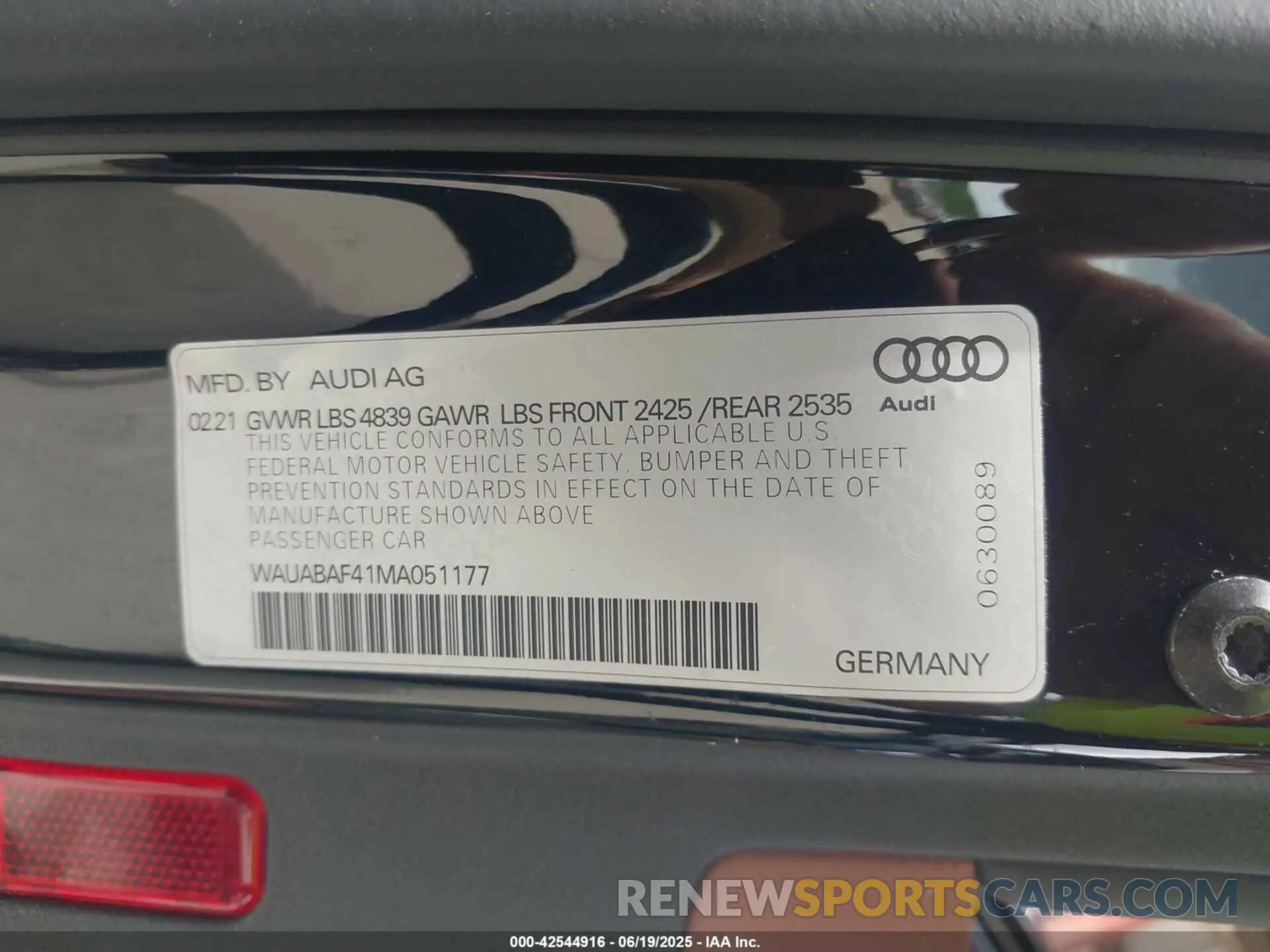 9 Фотография поврежденного автомобиля WAUABAF41MA051177 AUDI A4 2021