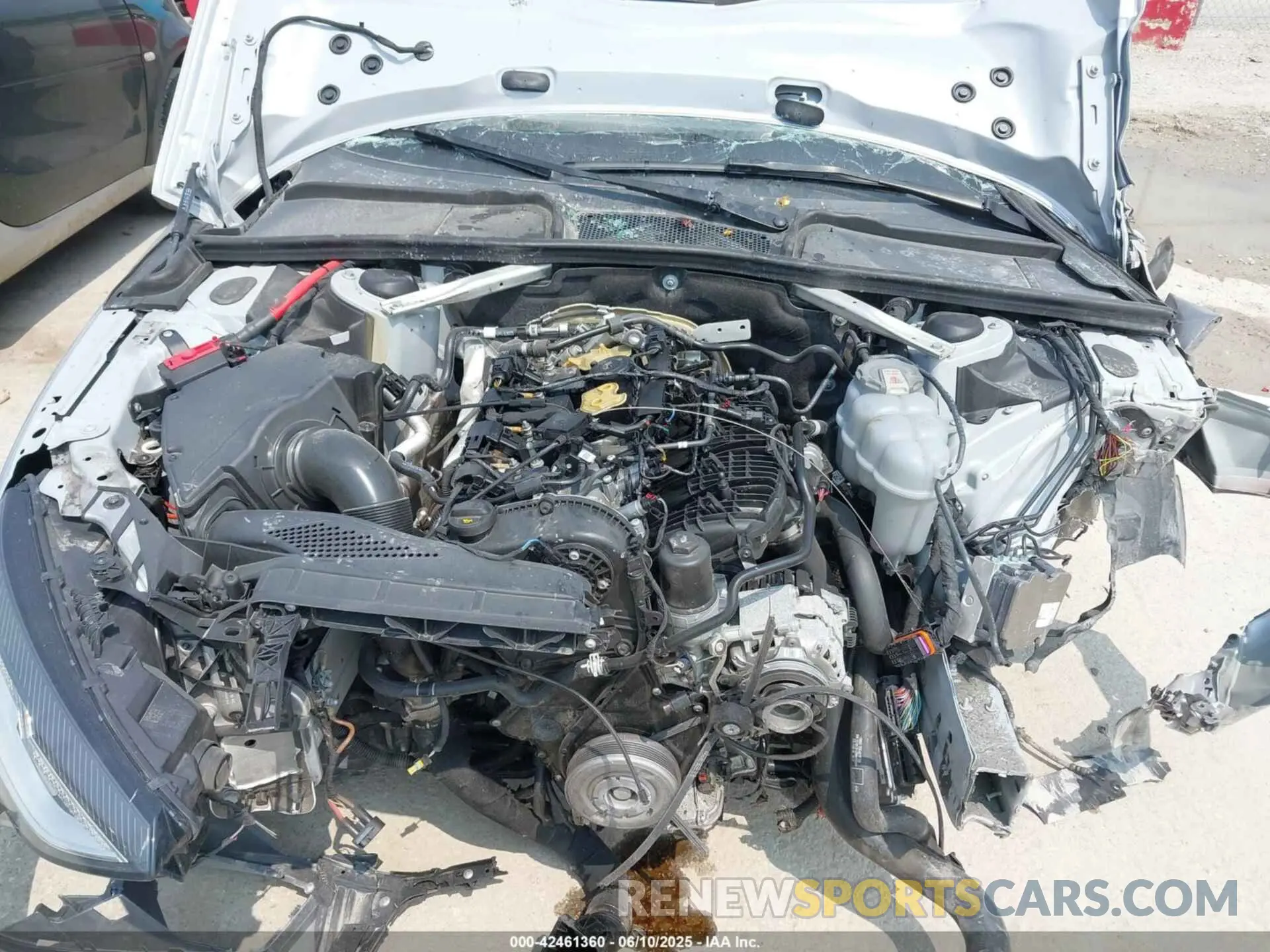 10 Фотография поврежденного автомобиля WAUABAF43MN009828 AUDI A4 2021