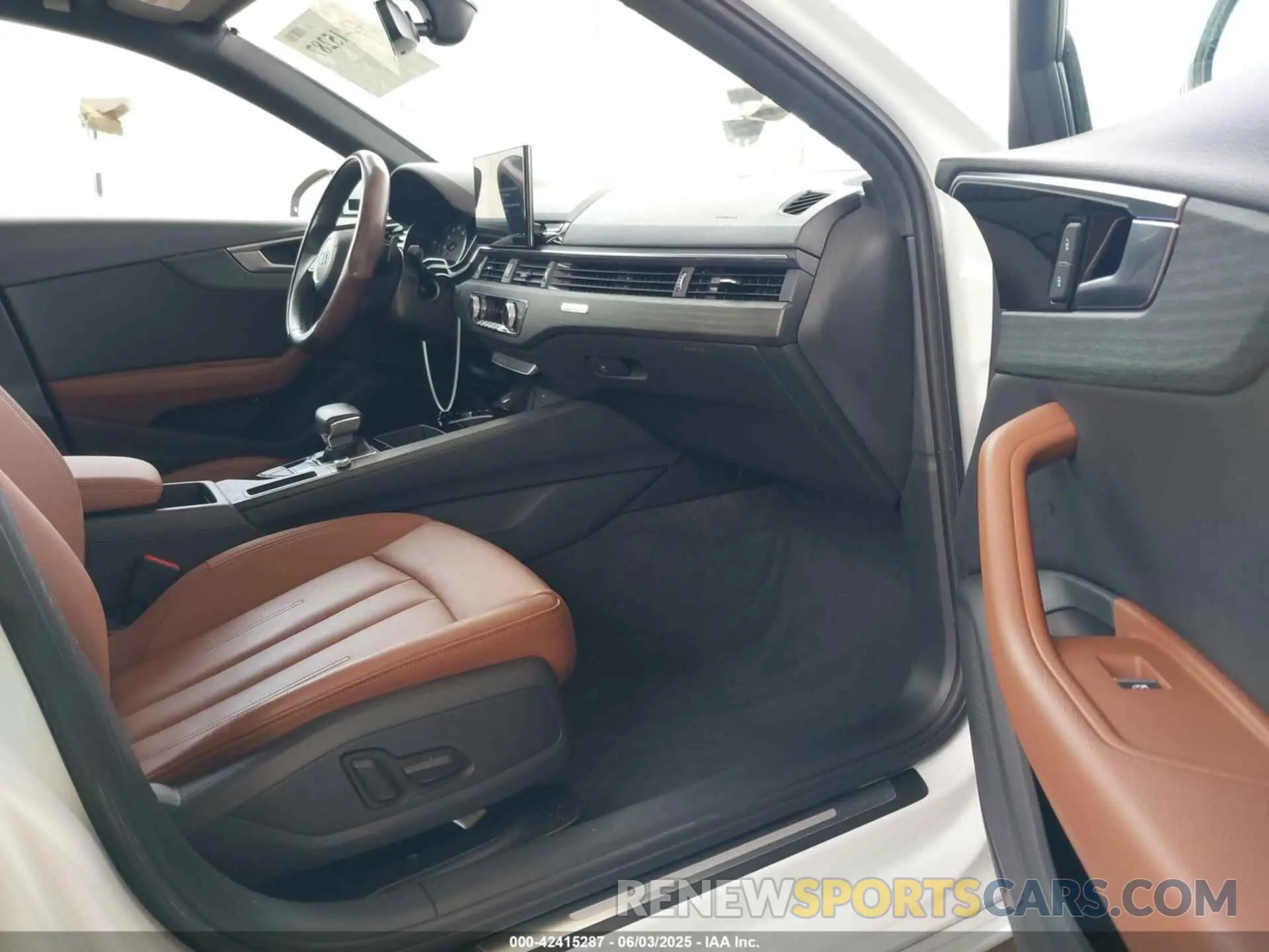 5 Фотография поврежденного автомобиля WAUABAF44MN007277 AUDI A4 2021
