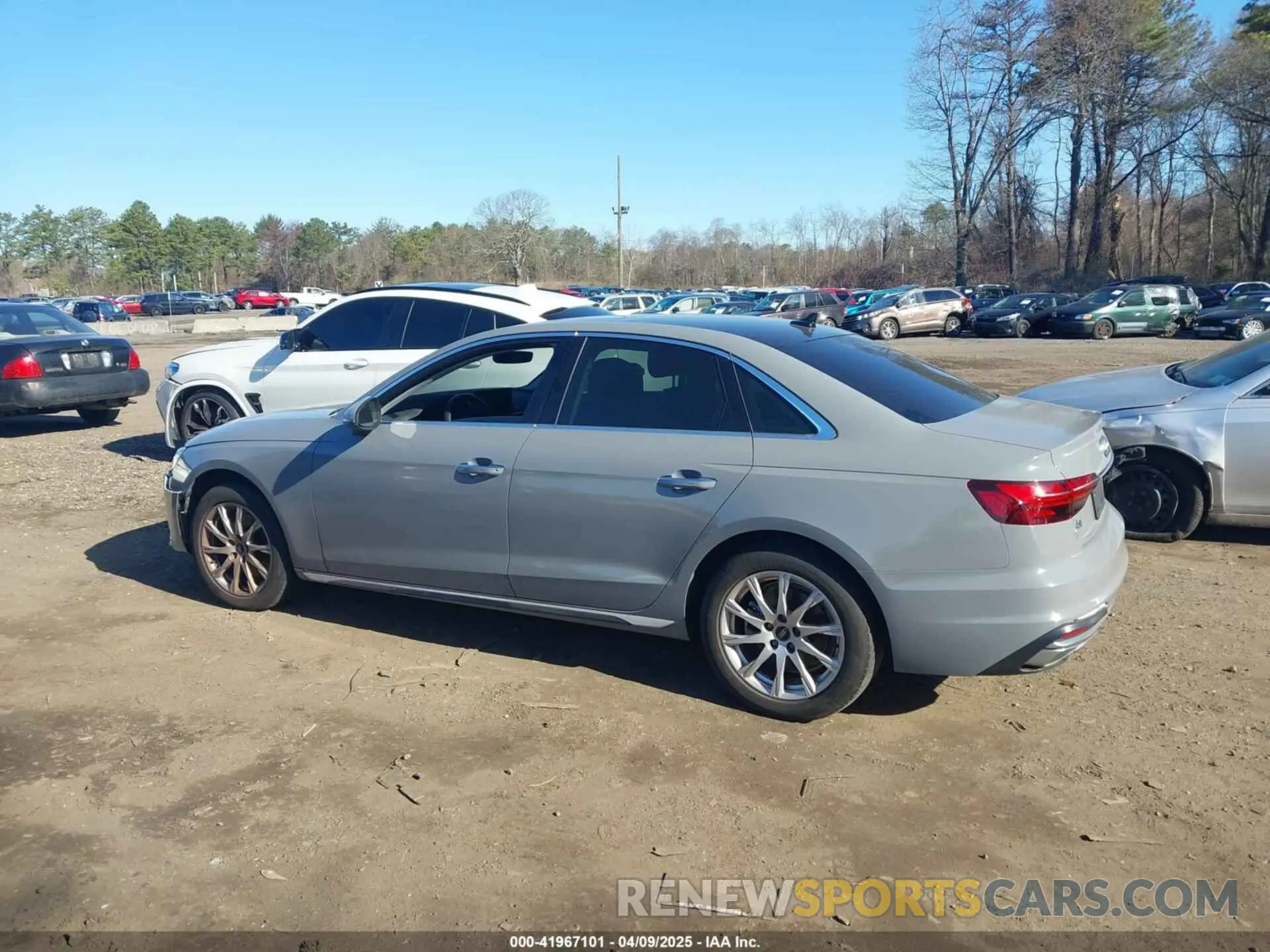 14 Фотография поврежденного автомобиля WAUABAF44MN012656 AUDI A4 2021
