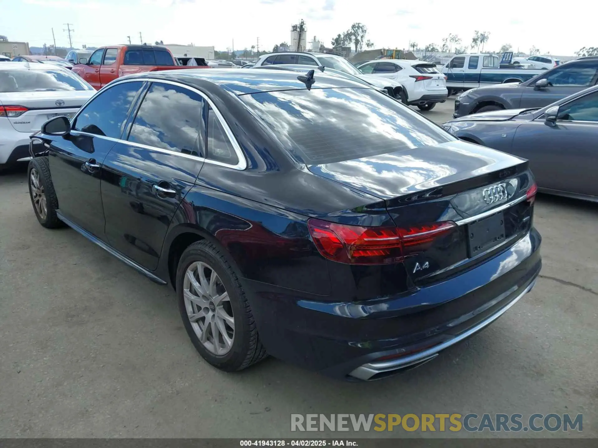 3 Фотография поврежденного автомобиля WAUABAF45MA059539 AUDI A4 2021