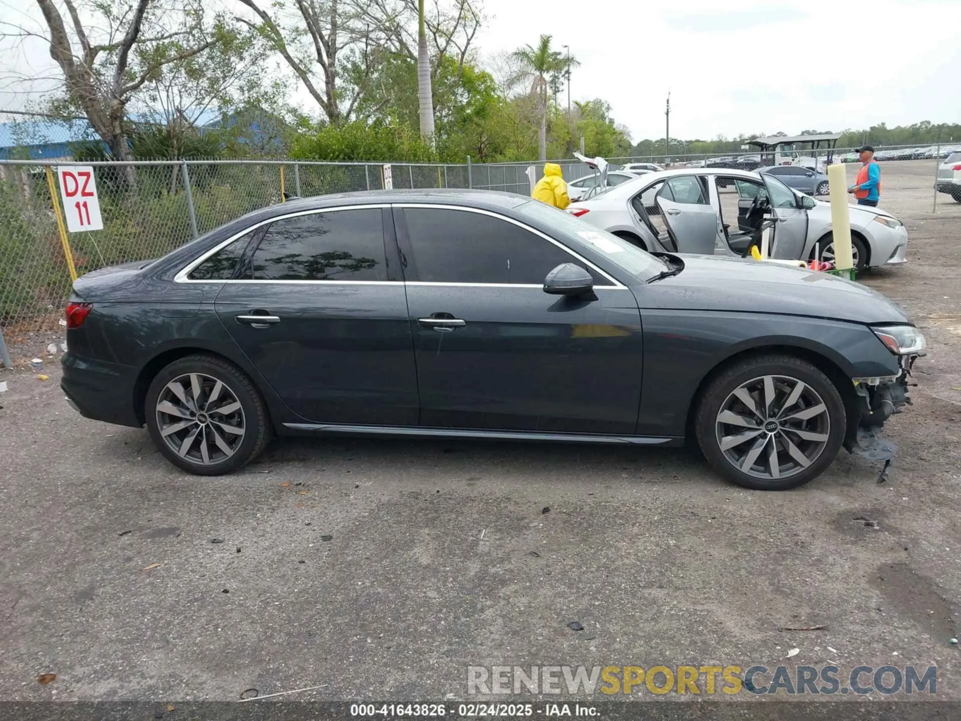 13 Фотография поврежденного автомобиля WAUABAF45MA068709 AUDI A4 2021