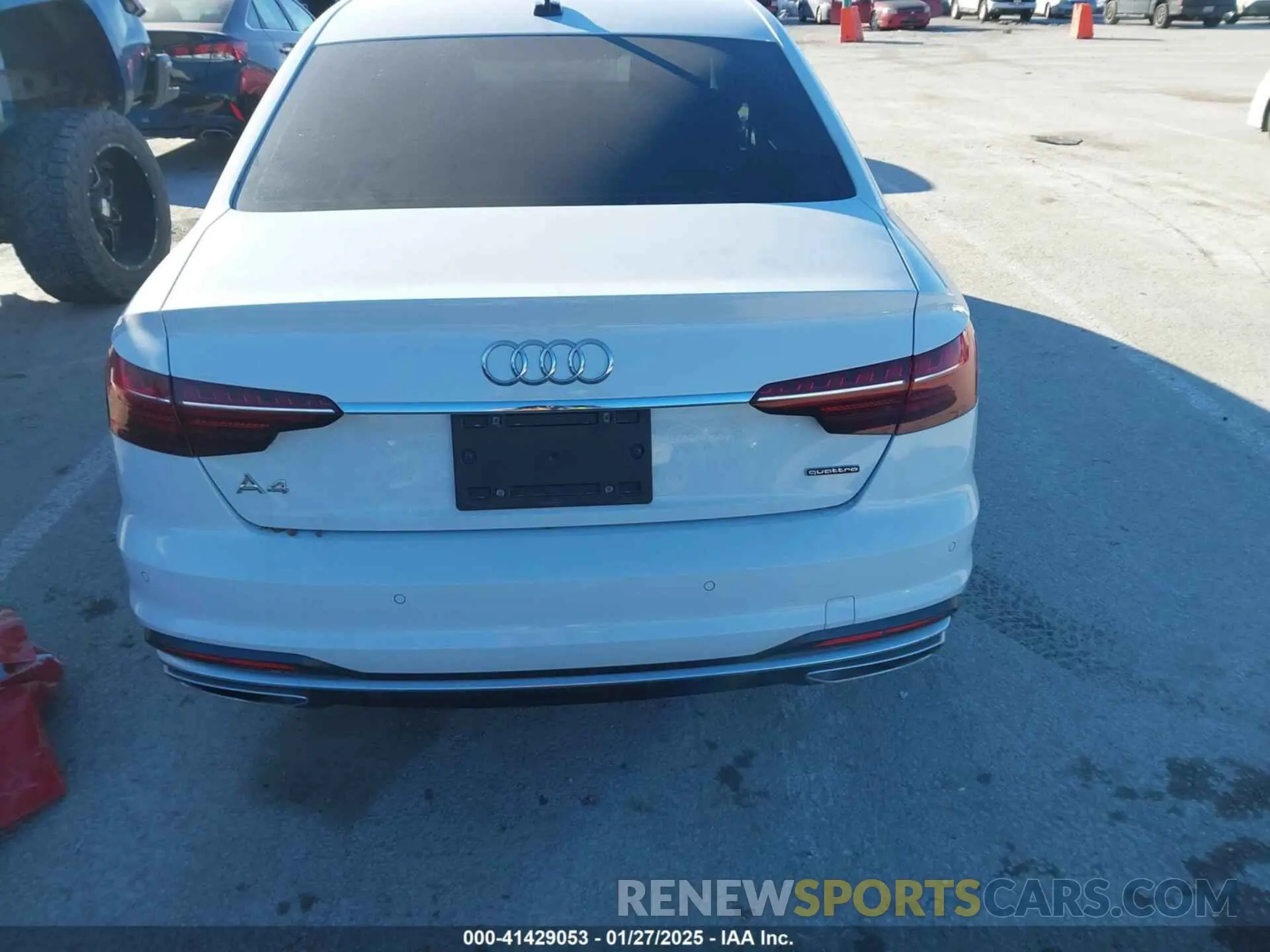 17 Фотография поврежденного автомобиля WAUABAF47MN010965 AUDI A4 2021
