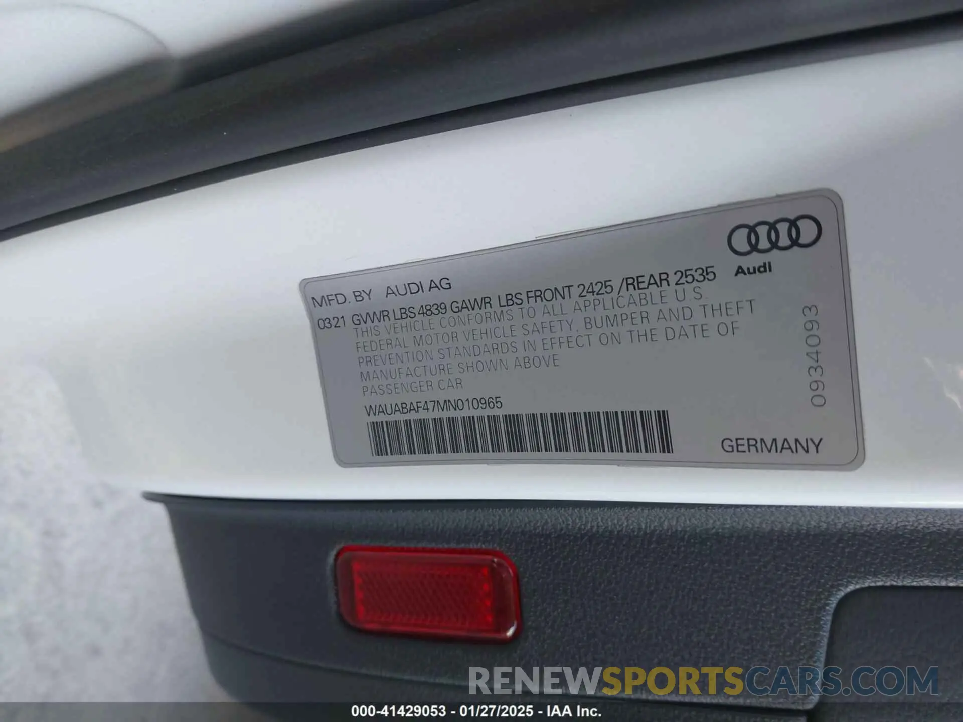 9 Фотография поврежденного автомобиля WAUABAF47MN010965 AUDI A4 2021