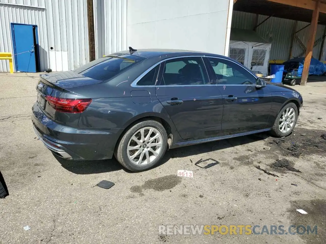3 Фотография поврежденного автомобиля WAUABAF48MA087318 AUDI A4 2021