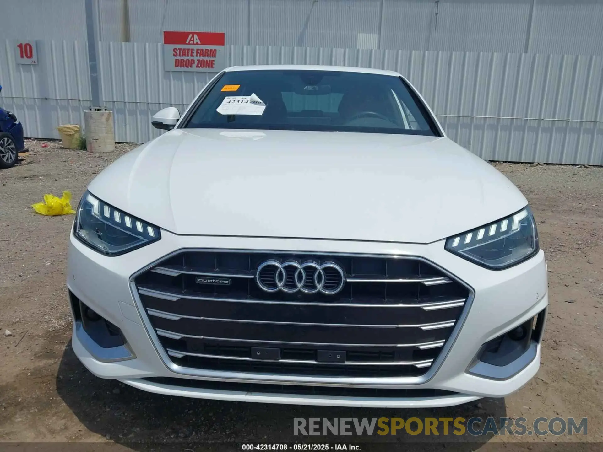 13 Фотография поврежденного автомобиля WAUBBAF46MA085653 AUDI A4 2021