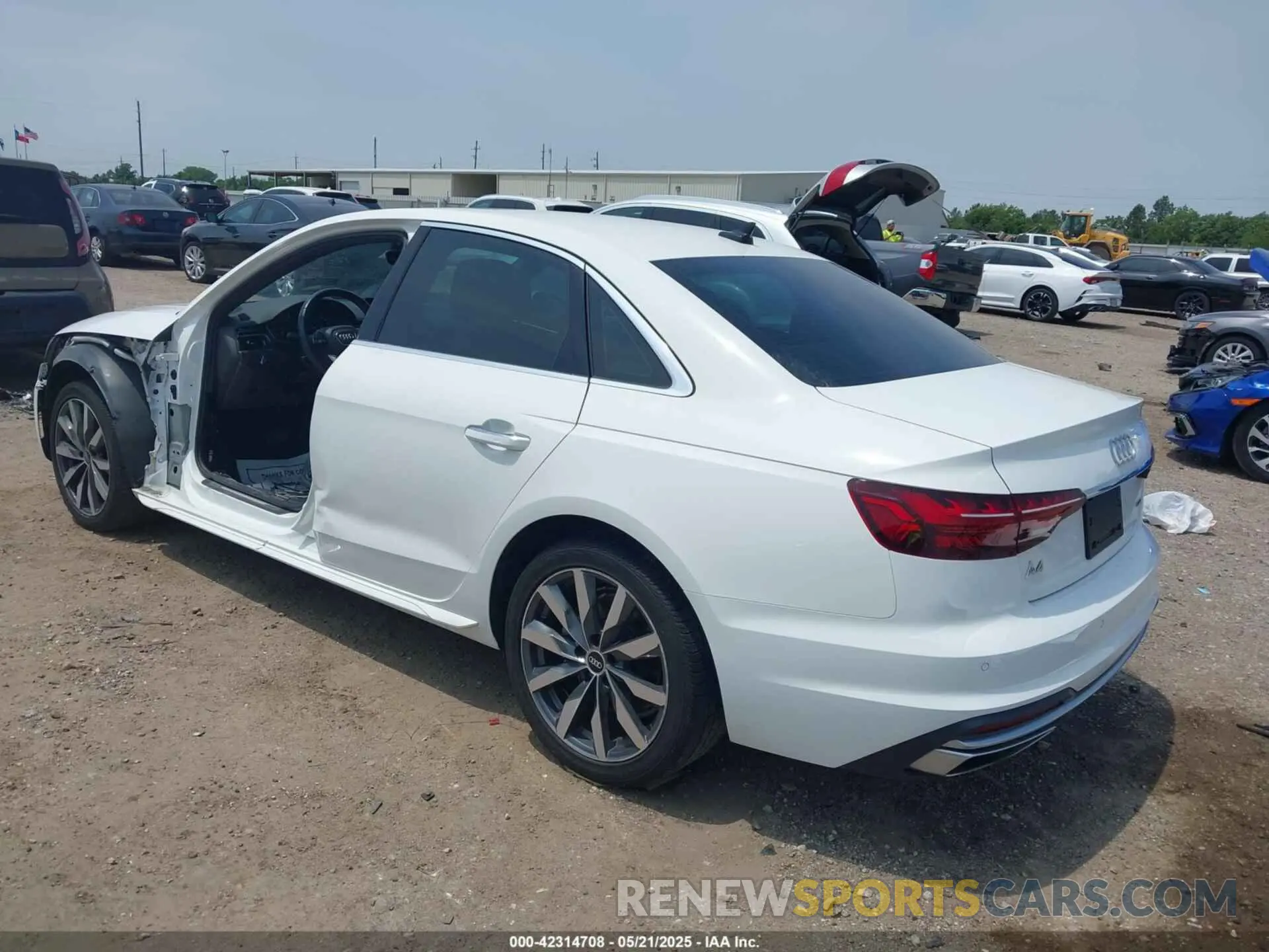 3 Фотография поврежденного автомобиля WAUBBAF46MA085653 AUDI A4 2021
