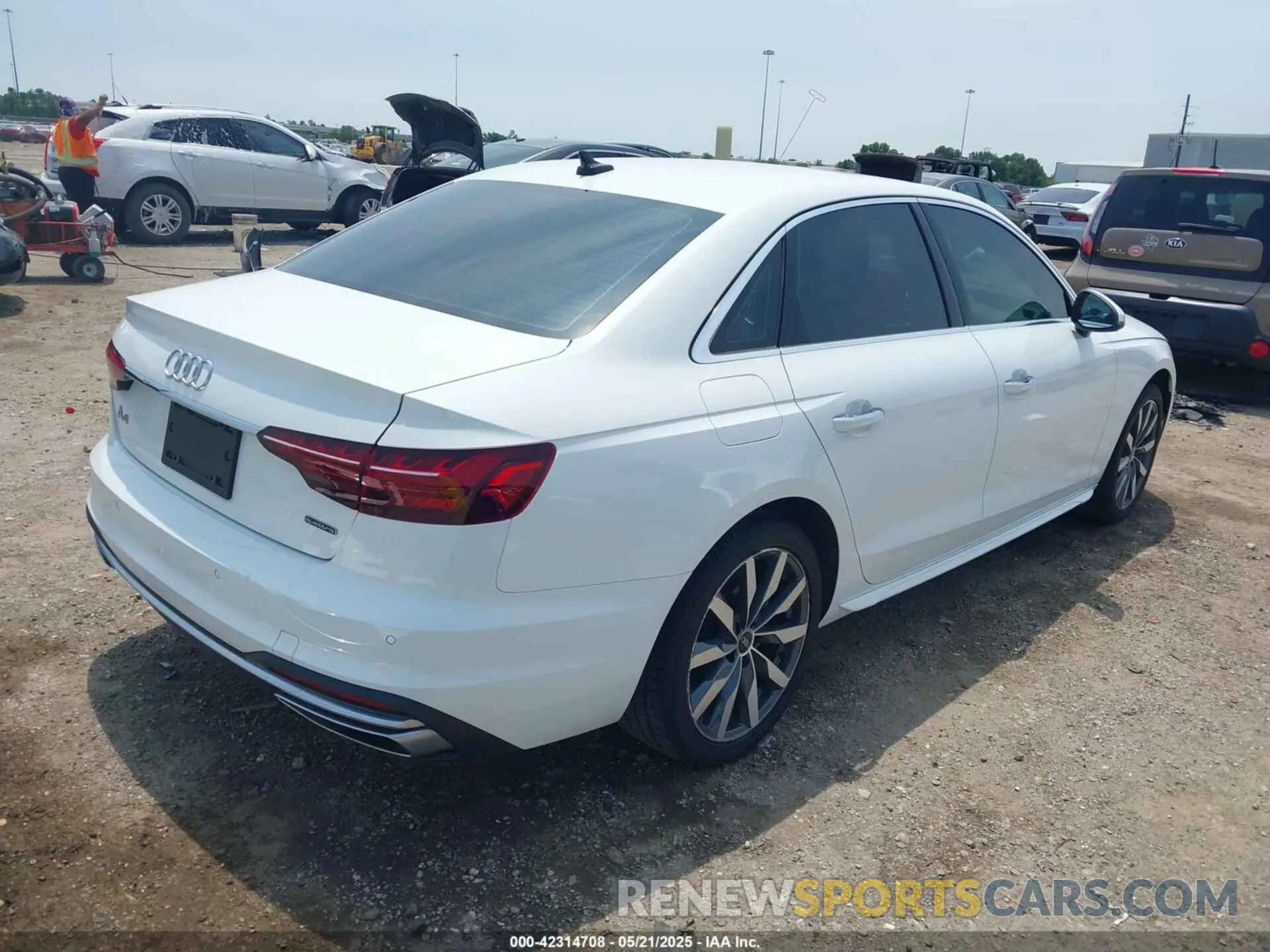 4 Фотография поврежденного автомобиля WAUBBAF46MA085653 AUDI A4 2021