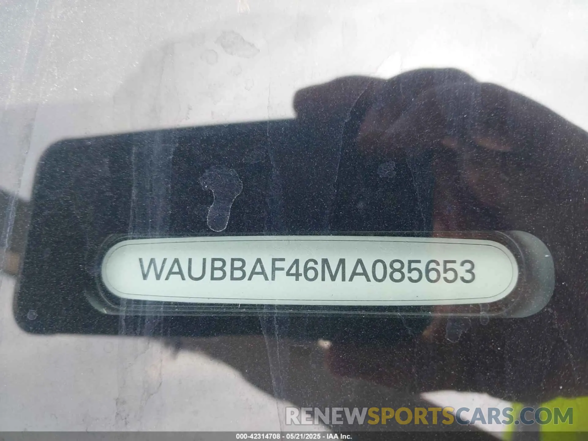 9 Фотография поврежденного автомобиля WAUBBAF46MA085653 AUDI A4 2021