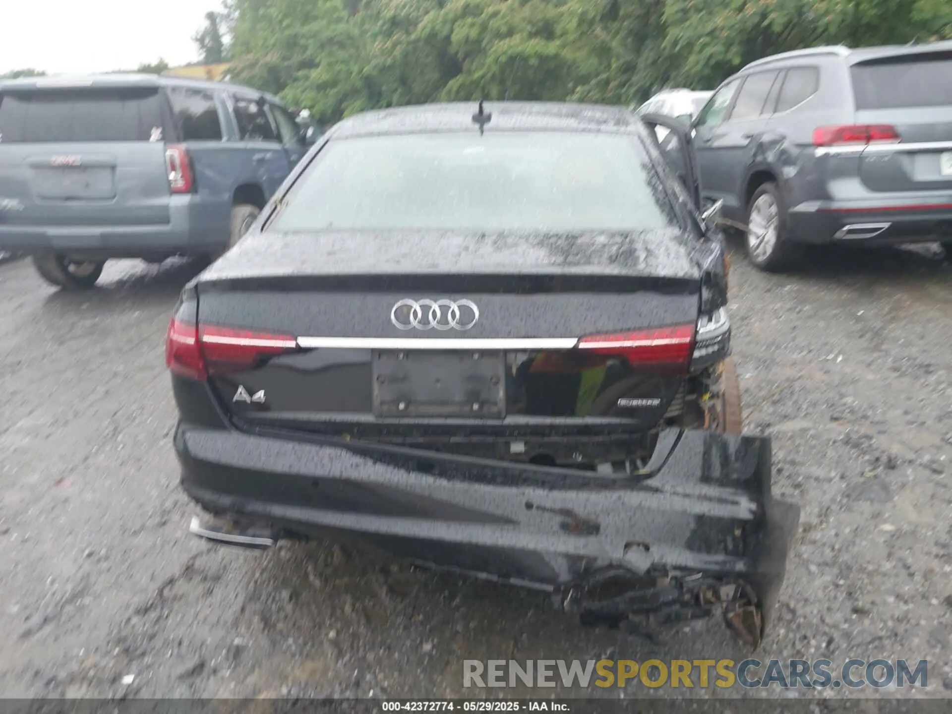16 Photograph of a damaged car WAUBBAF47MA030208 AUDI A4 2021