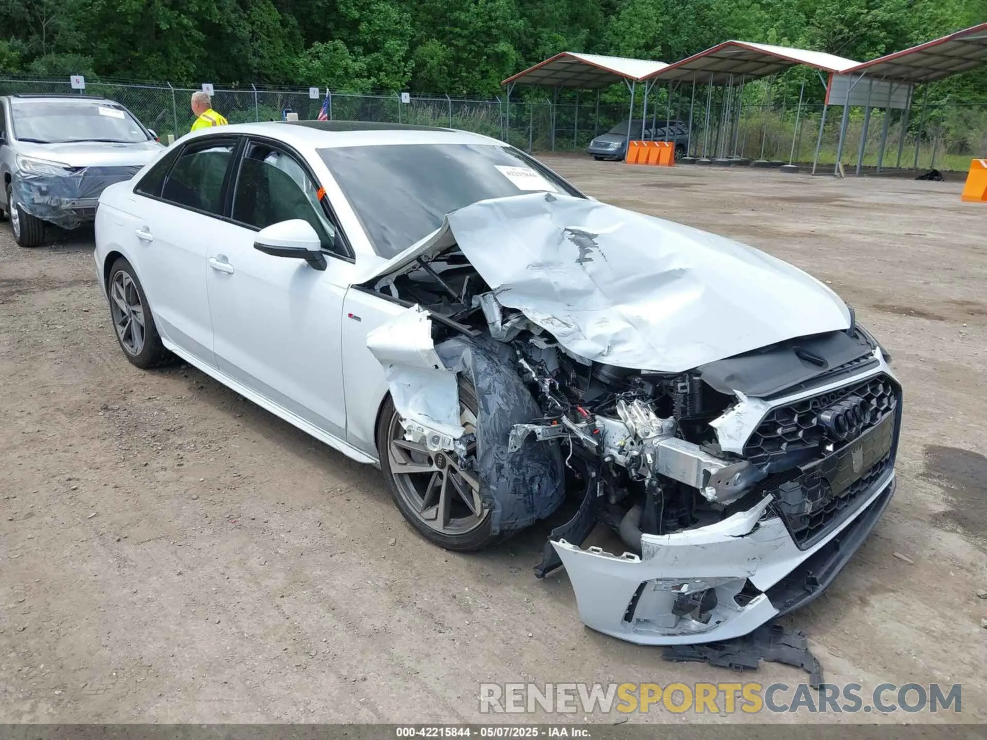 1 Фотография поврежденного автомобиля WAUEAAF41MN007919 AUDI A4 2021