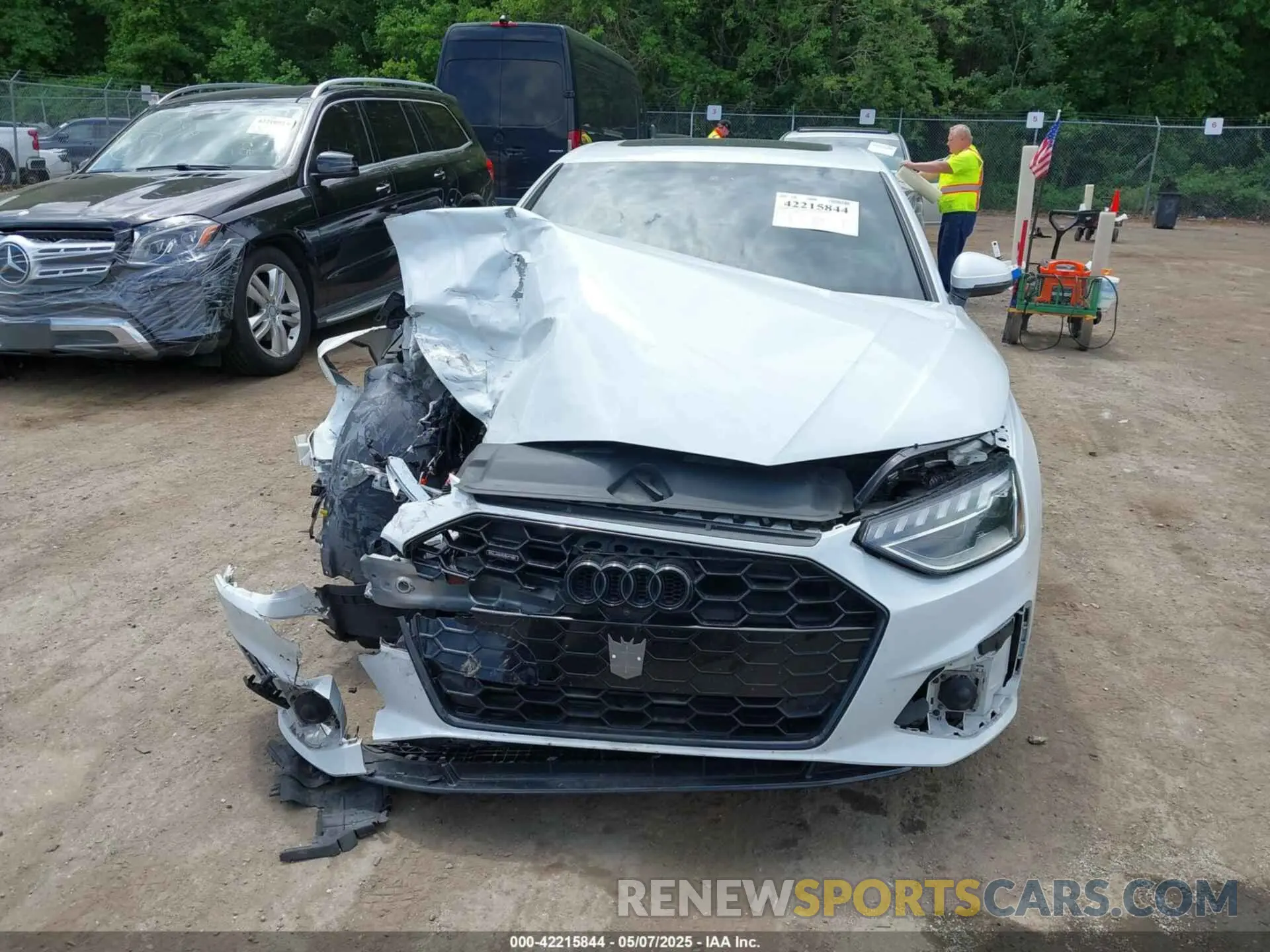 11 Фотография поврежденного автомобиля WAUEAAF41MN007919 AUDI A4 2021