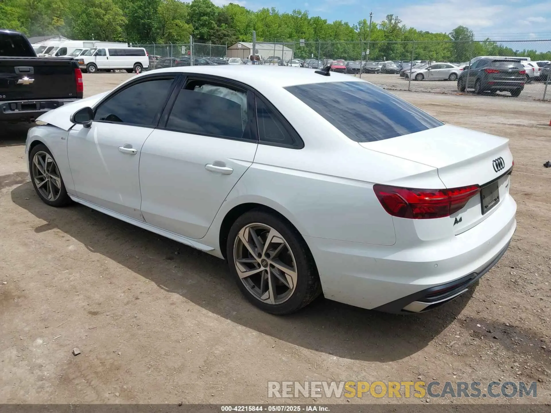 3 Фотография поврежденного автомобиля WAUEAAF41MN007919 AUDI A4 2021