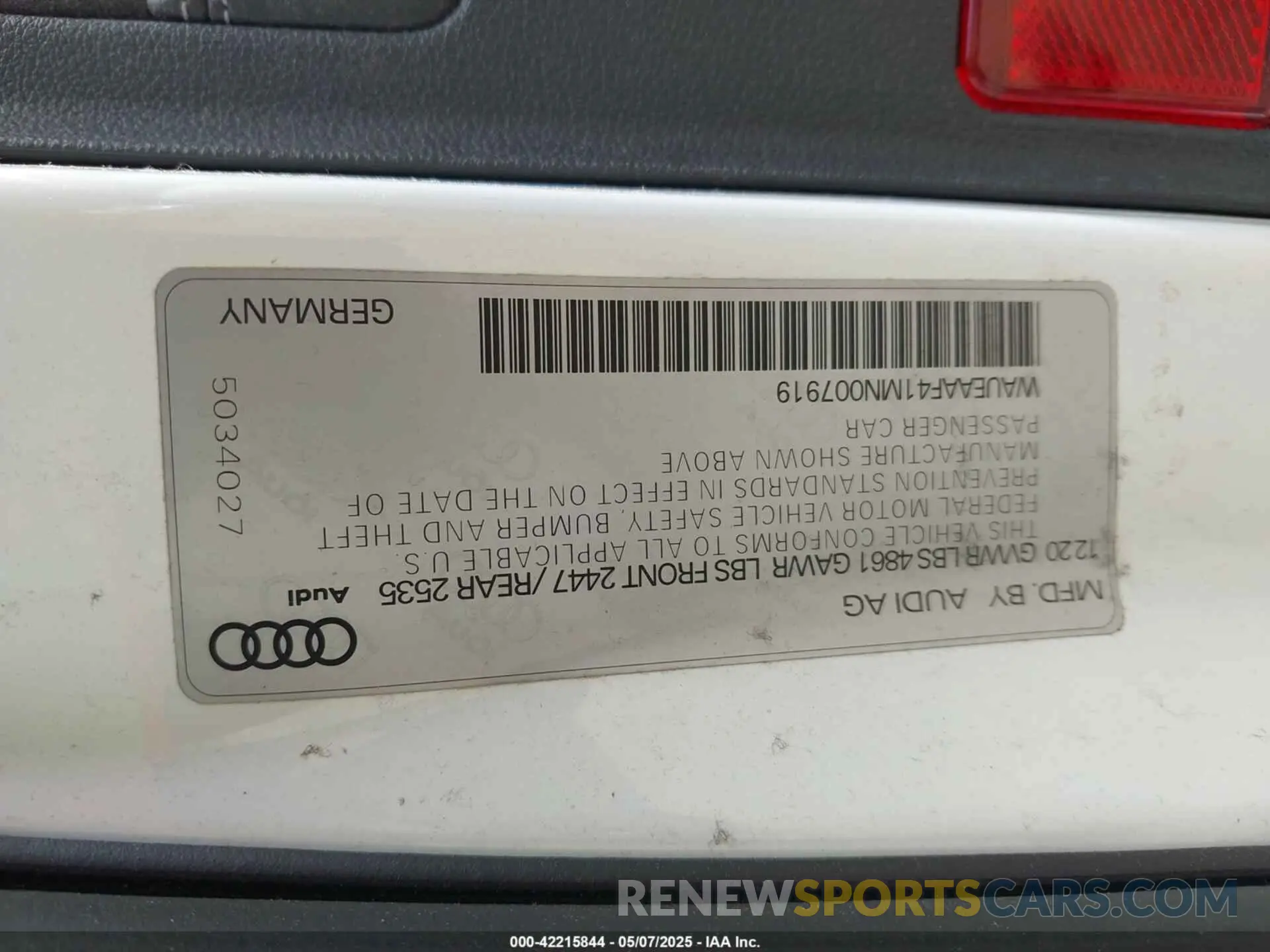 9 Фотография поврежденного автомобиля WAUEAAF41MN007919 AUDI A4 2021