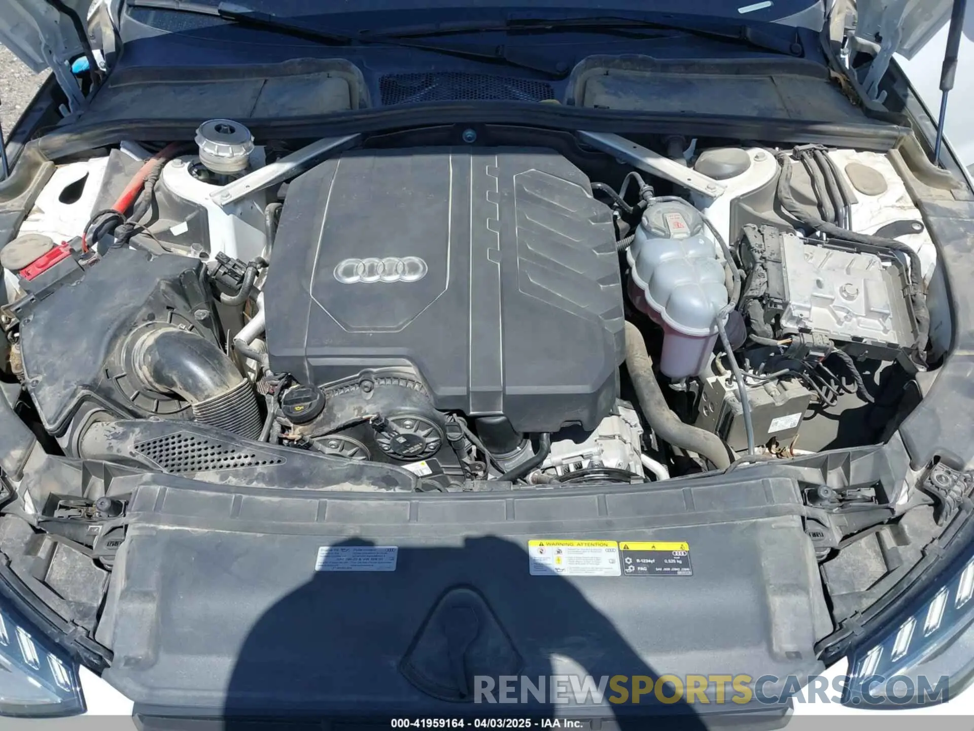 10 Фотография поврежденного автомобиля WAUEAAF44MN005744 AUDI A4 2021