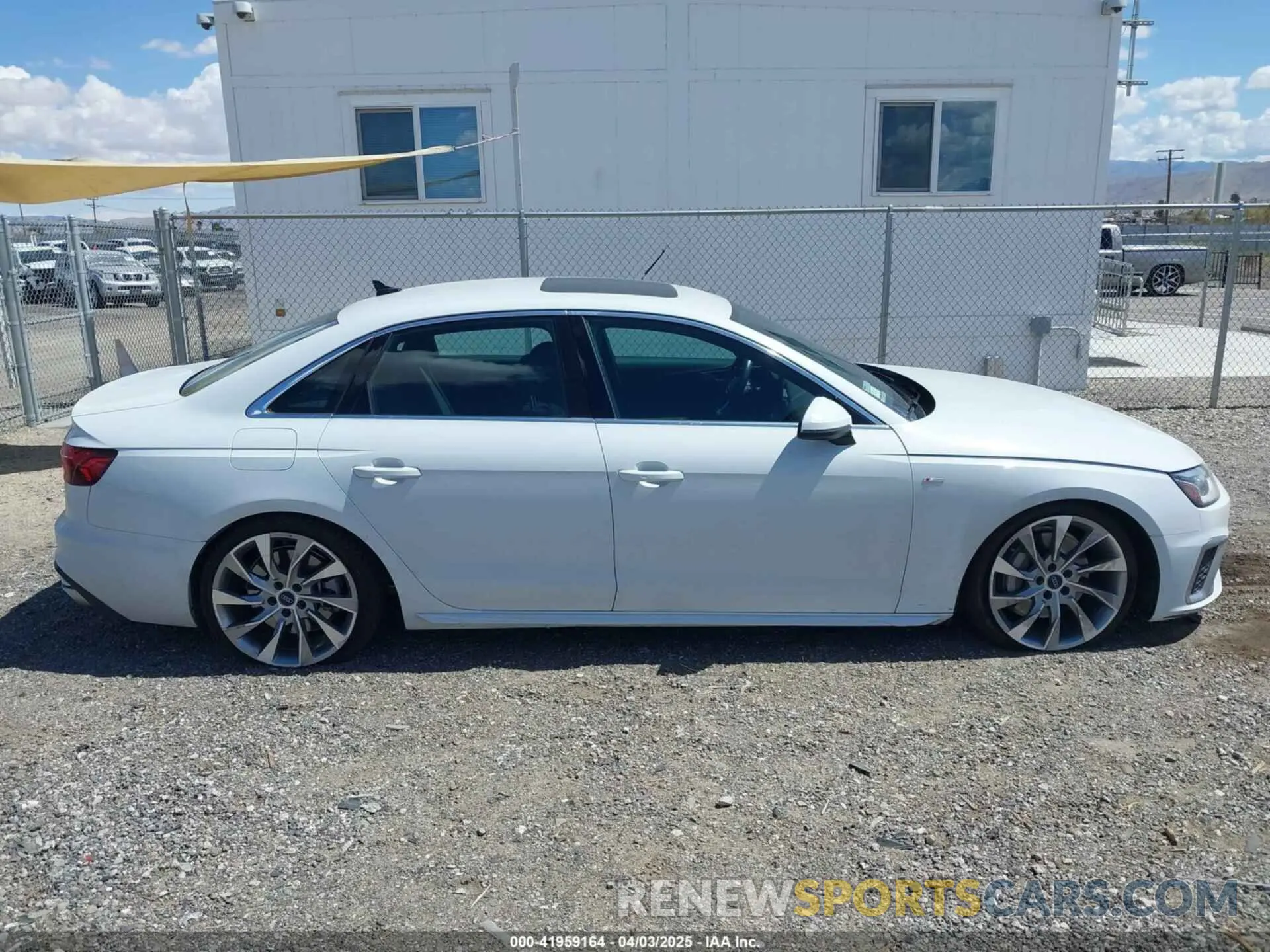 13 Фотография поврежденного автомобиля WAUEAAF44MN005744 AUDI A4 2021