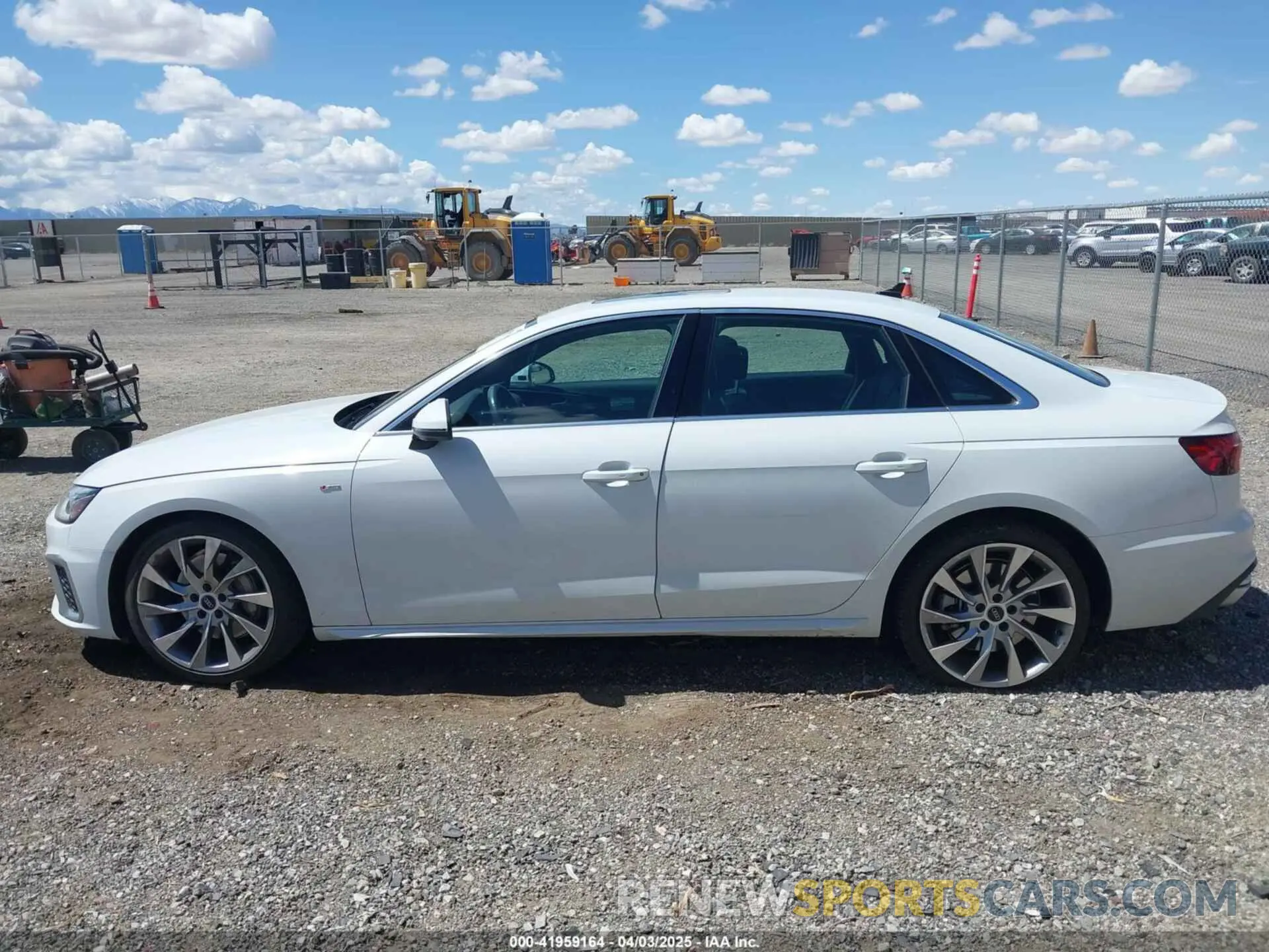 14 Фотография поврежденного автомобиля WAUEAAF44MN005744 AUDI A4 2021