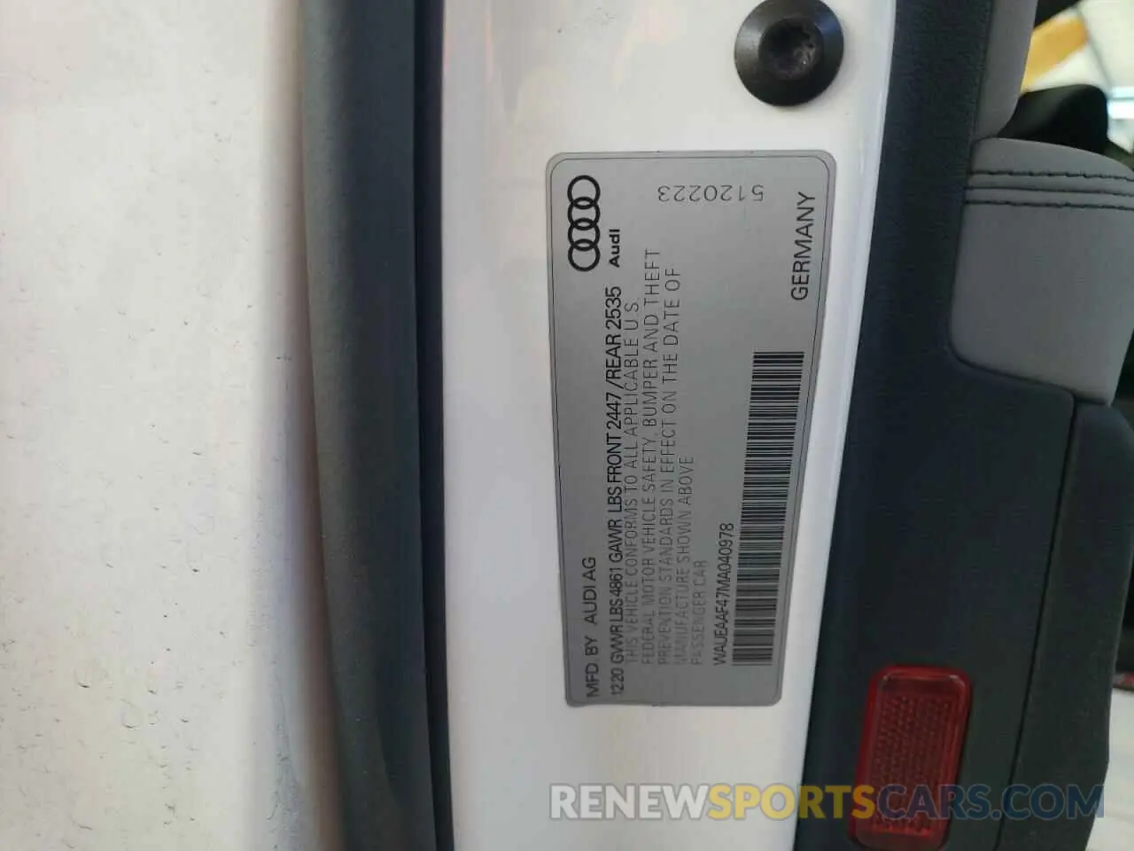 12 Фотография поврежденного автомобиля WAUEAAF47MA040978 AUDI A4 2021