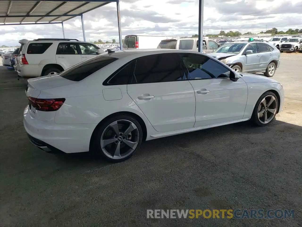 3 Фотография поврежденного автомобиля WAUEAAF47MA040978 AUDI A4 2021