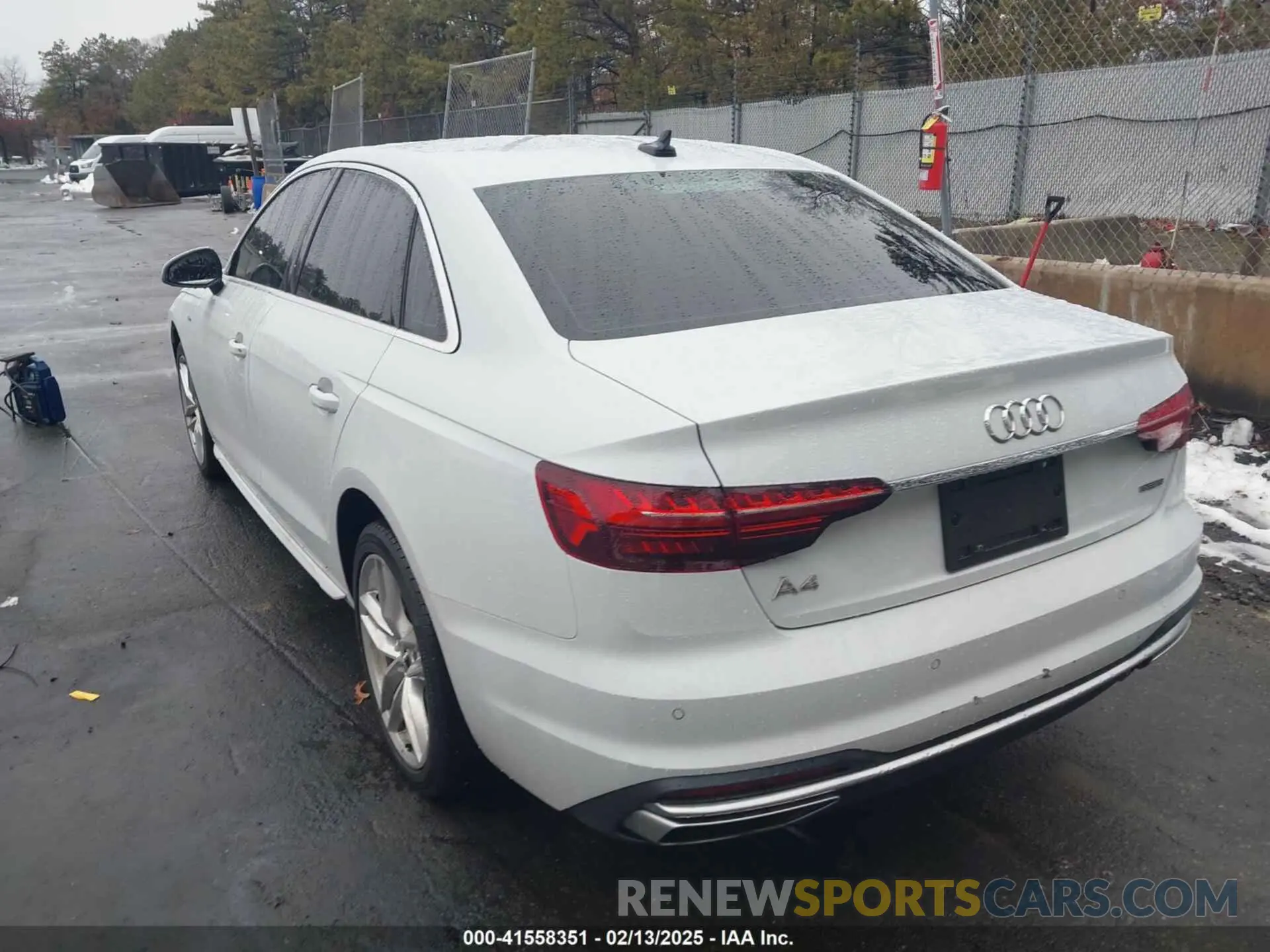 3 Фотография поврежденного автомобиля WAUEAAF48MA014602 AUDI A4 2021