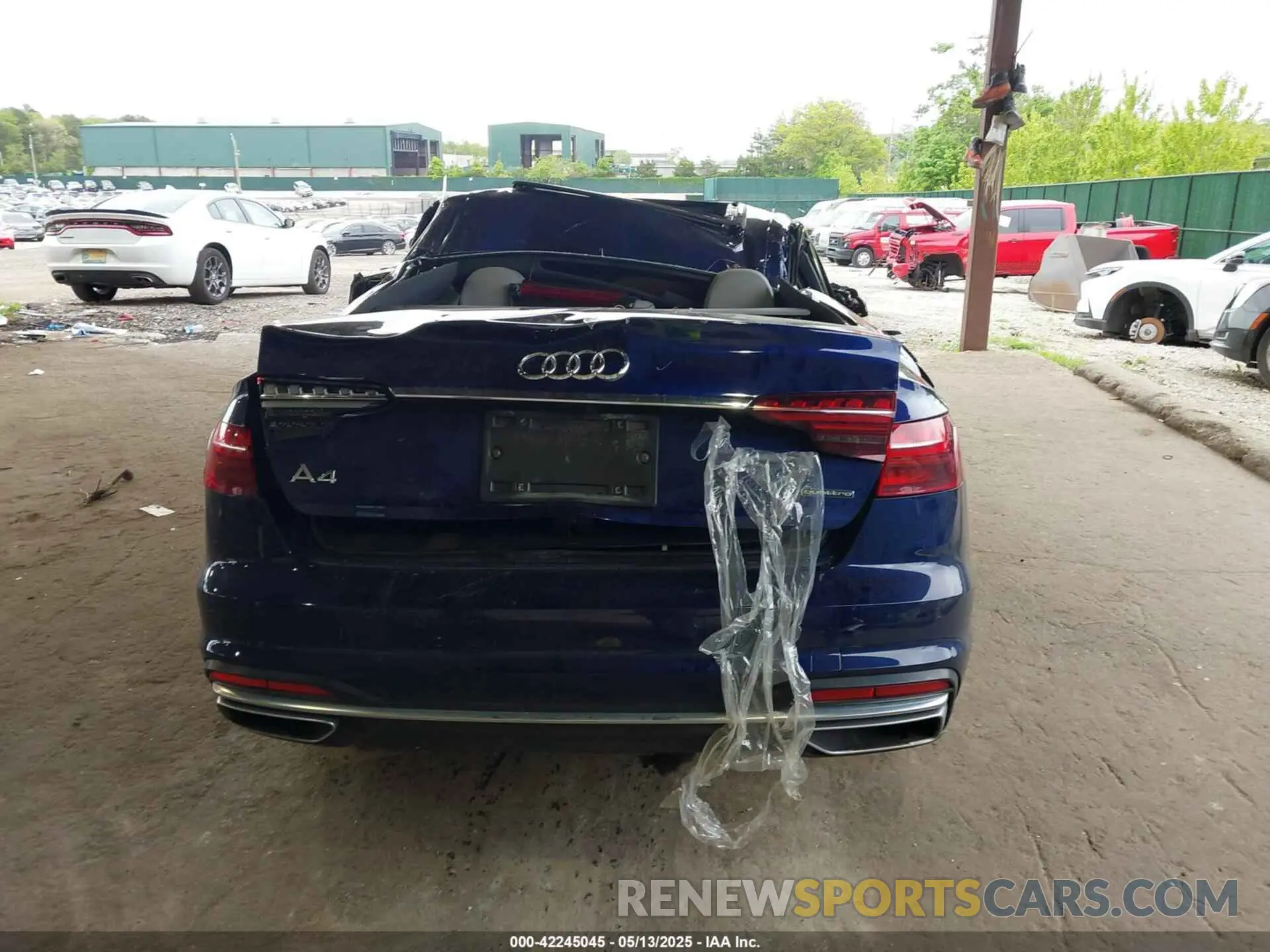 17 Фотография поврежденного автомобиля WAUEABF44MA086404 AUDI A4 2021