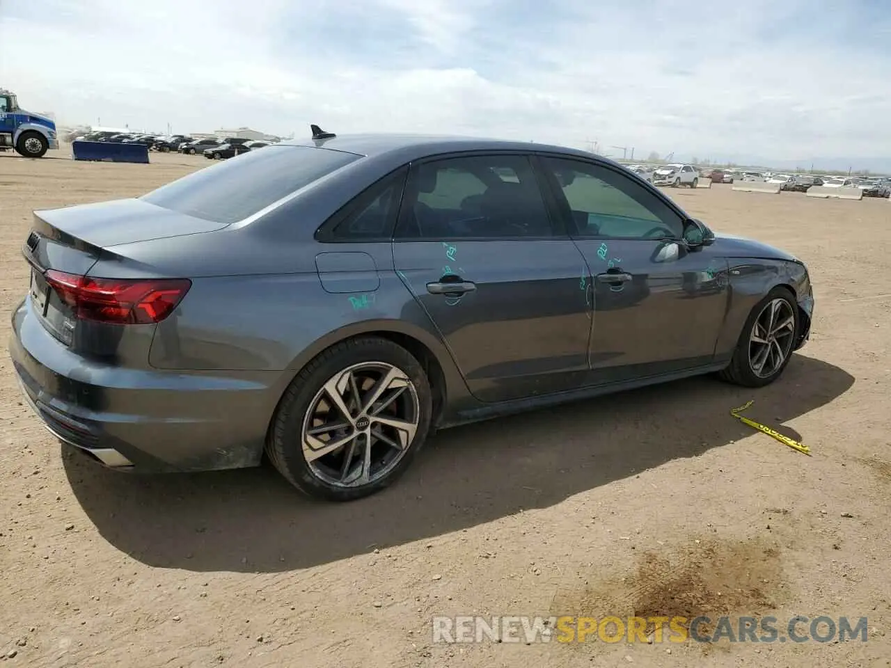 3 Фотография поврежденного автомобиля WAUEAAF40NN007136 AUDI A4 2022