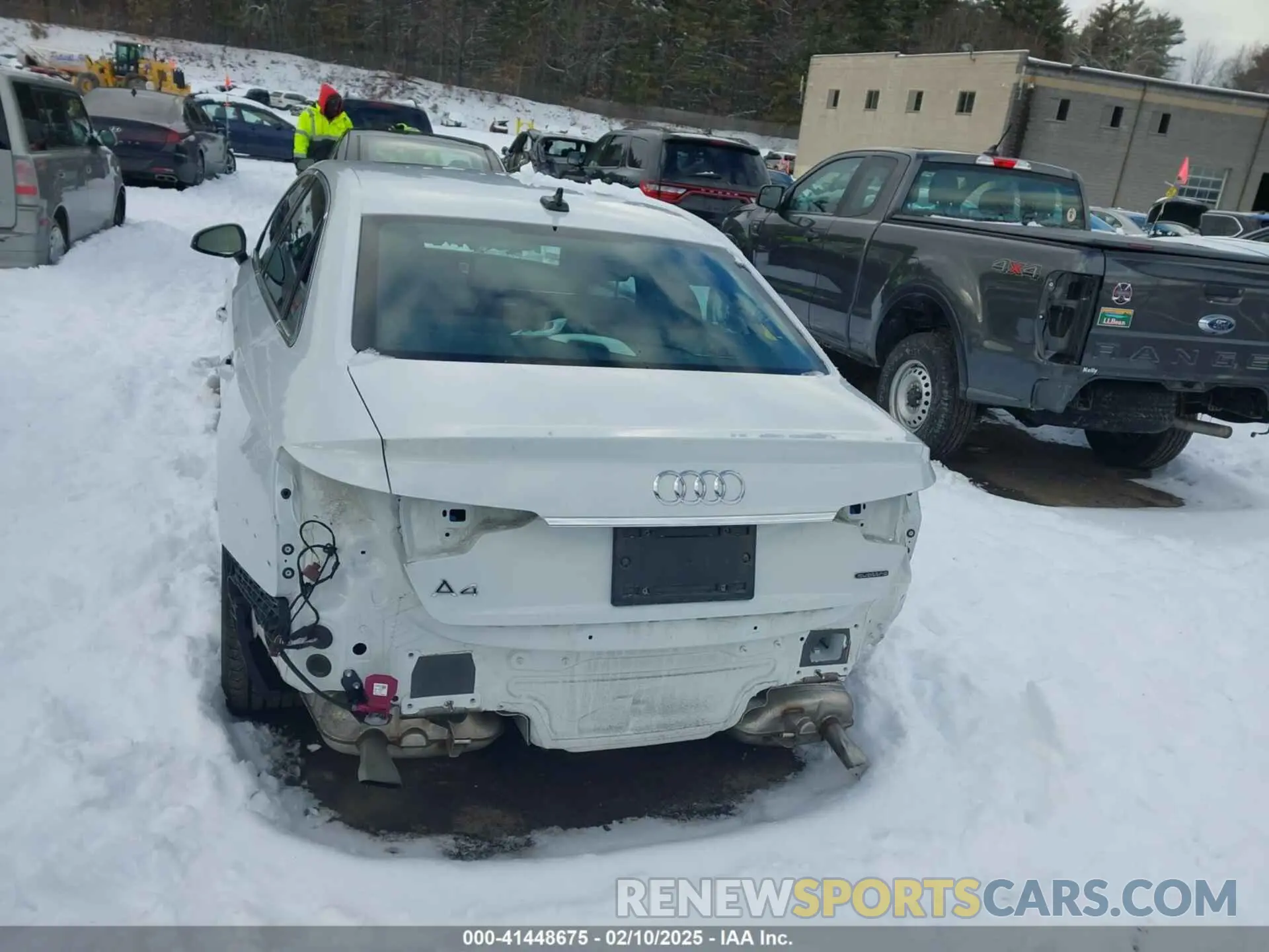 16 Фотография поврежденного автомобиля WAUEAAF40NN010683 AUDI A4 2022