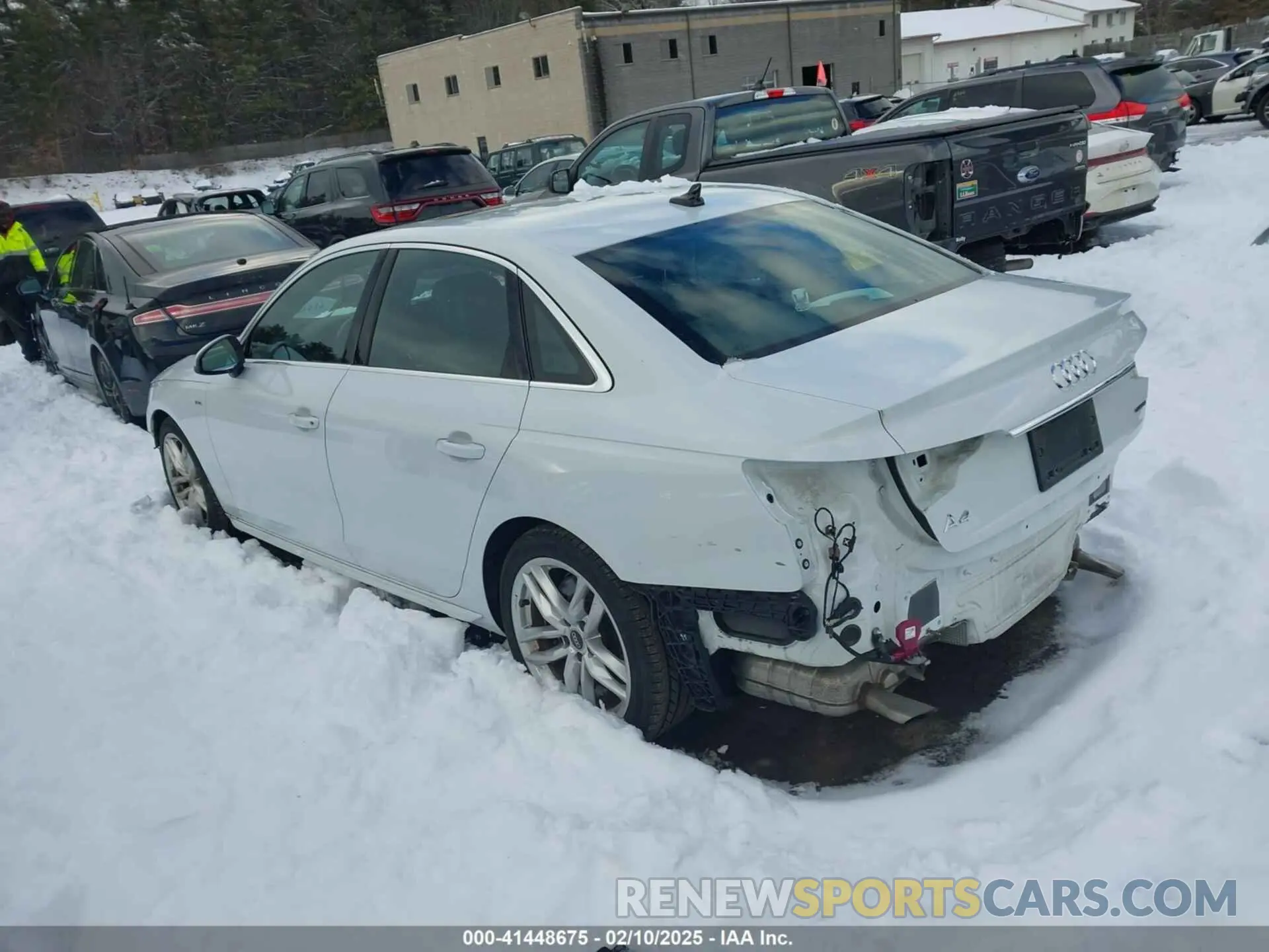3 Фотография поврежденного автомобиля WAUEAAF40NN010683 AUDI A4 2022
