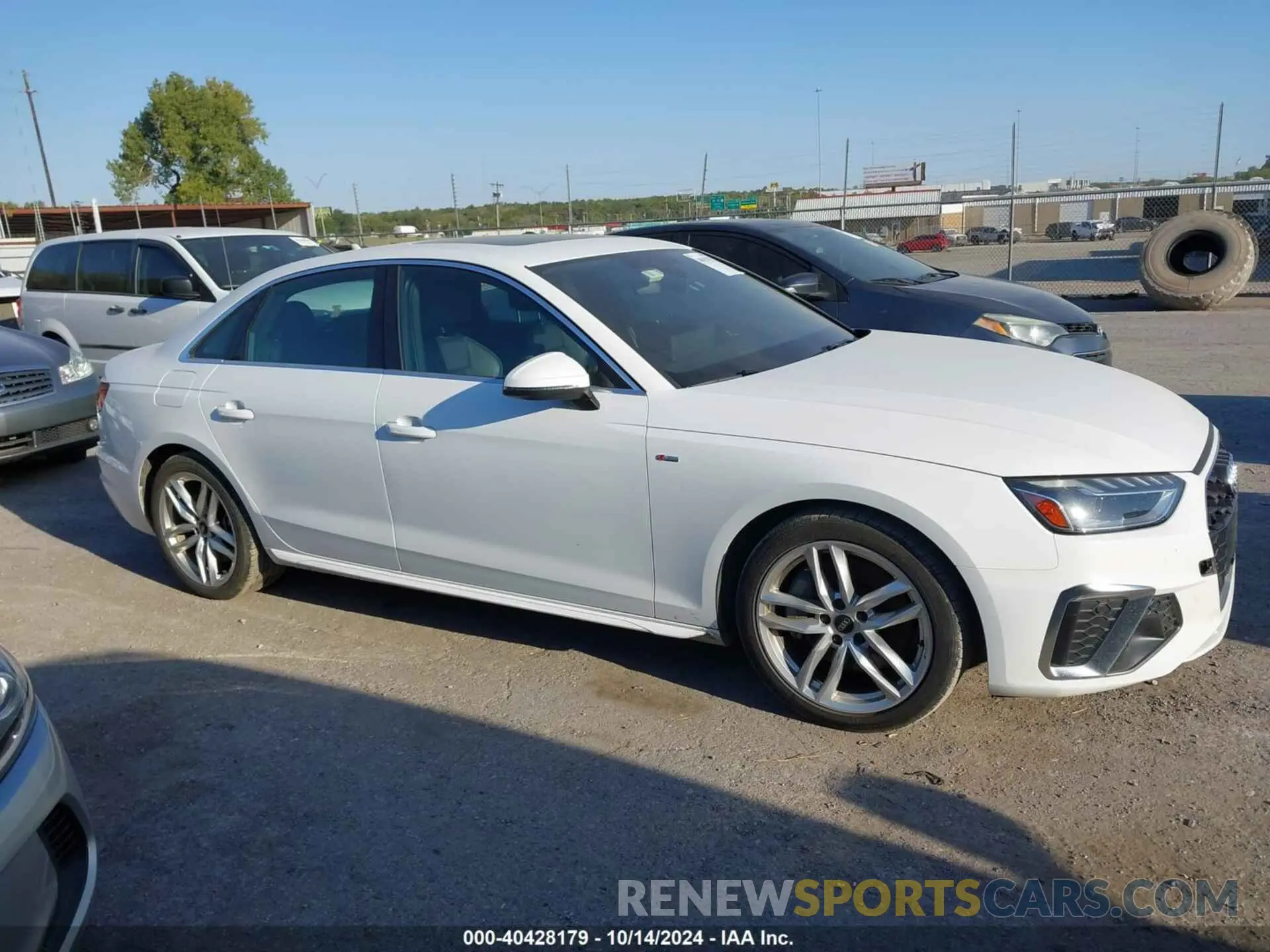 13 Фотография поврежденного автомобиля WAUEAAF43NN014842 AUDI A4 2022