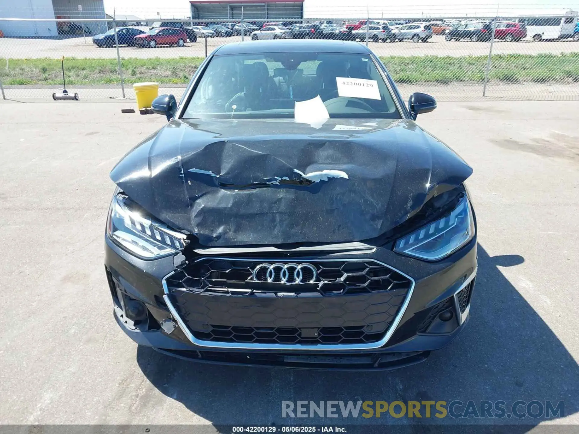 12 Фотография поврежденного автомобиля WAUEAAF44NN011772 AUDI A4 2022