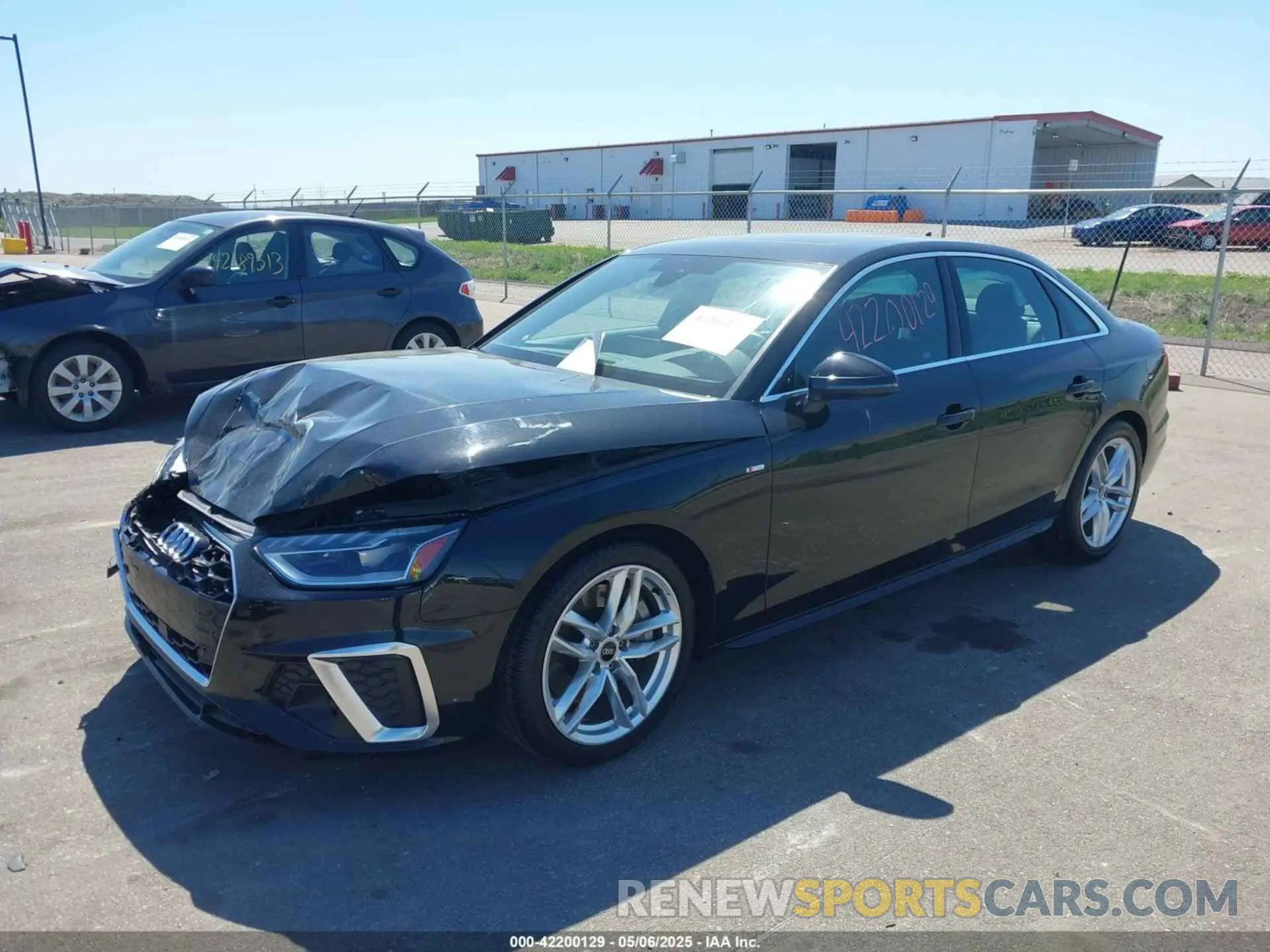 2 Фотография поврежденного автомобиля WAUEAAF44NN011772 AUDI A4 2022