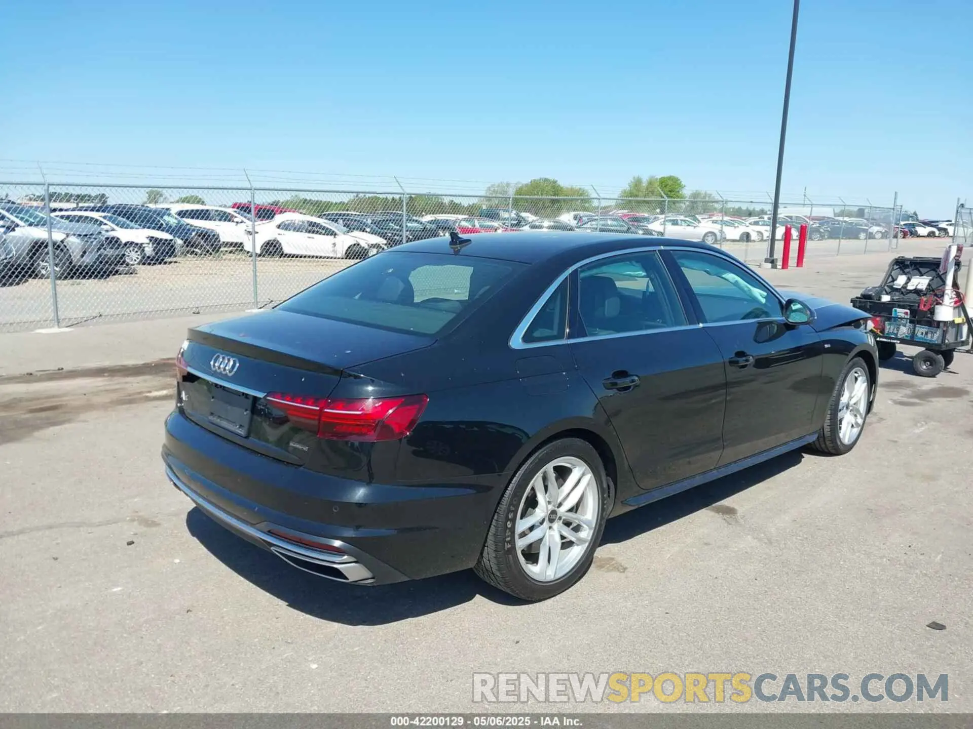 4 Фотография поврежденного автомобиля WAUEAAF44NN011772 AUDI A4 2022