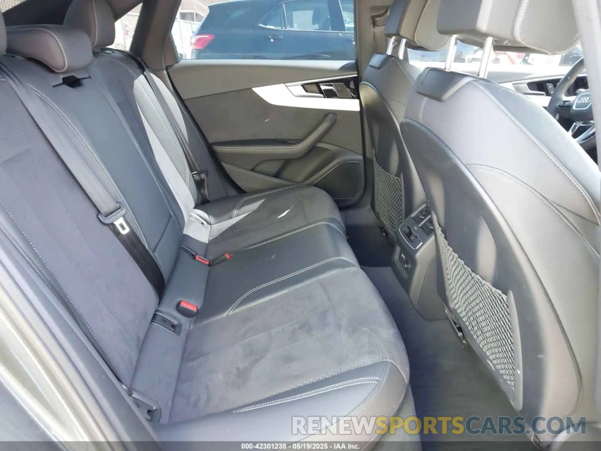 8 Фотография поврежденного автомобиля WAUEAAF47NN012401 AUDI A4 2022