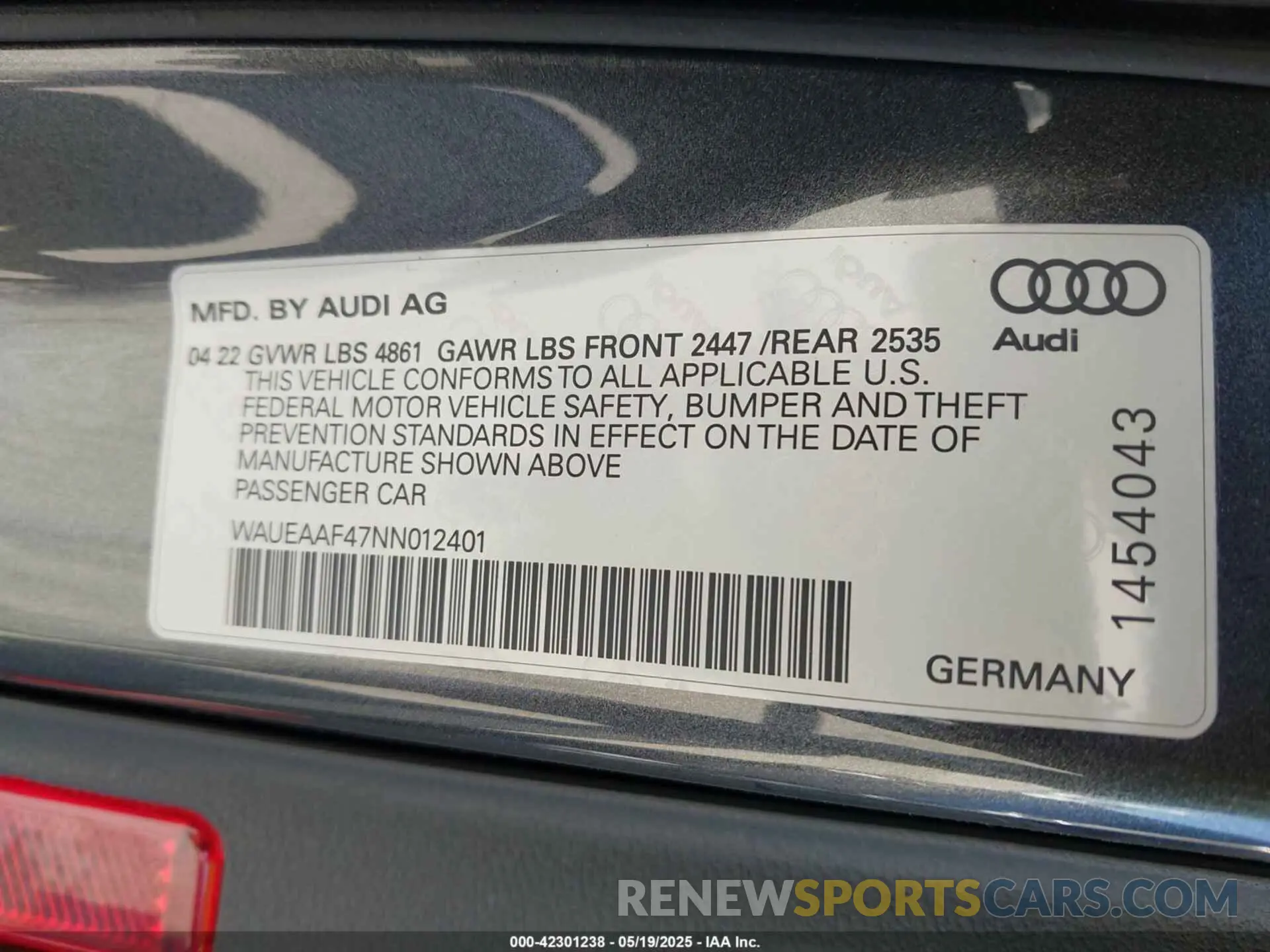 9 Фотография поврежденного автомобиля WAUEAAF47NN012401 AUDI A4 2022